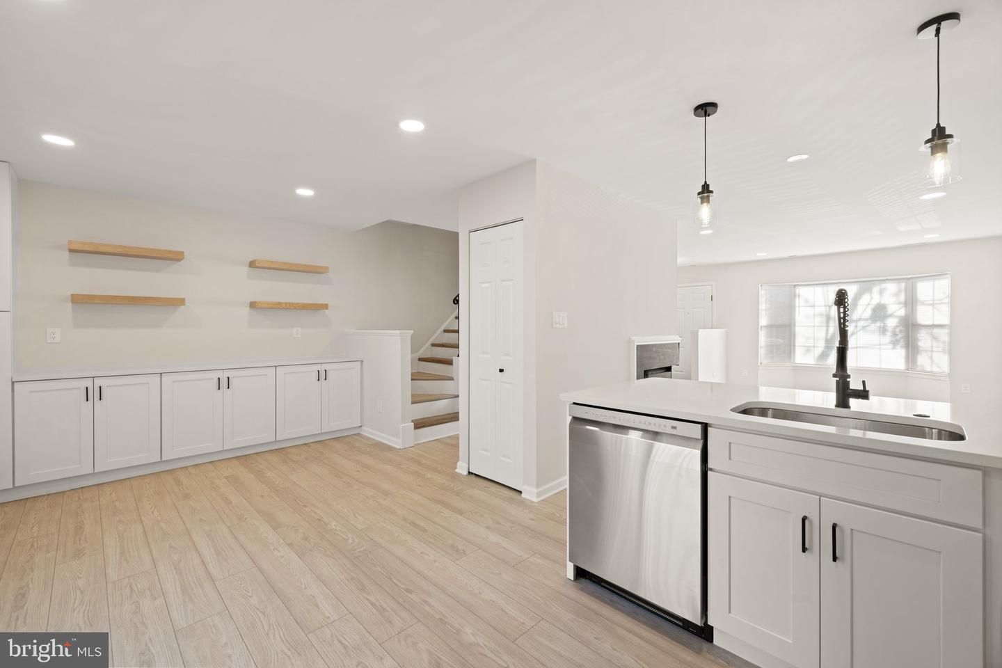 4030 SPRING RUN CT, CHANTILLY, Virginia 20151, 3 Bedrooms Bedrooms, ,2 BathroomsBathrooms,Residential,For sale,4030 SPRING RUN CT,VAFX2235712 MLS # VAFX2235712