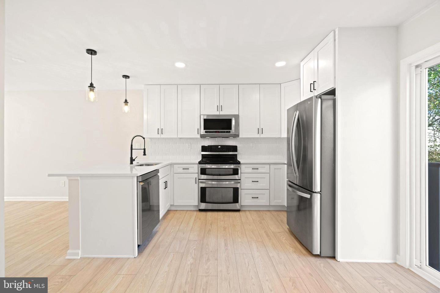 4030 SPRING RUN CT, CHANTILLY, Virginia 20151, 3 Bedrooms Bedrooms, ,2 BathroomsBathrooms,Residential,For sale,4030 SPRING RUN CT,VAFX2235712 MLS # VAFX2235712
