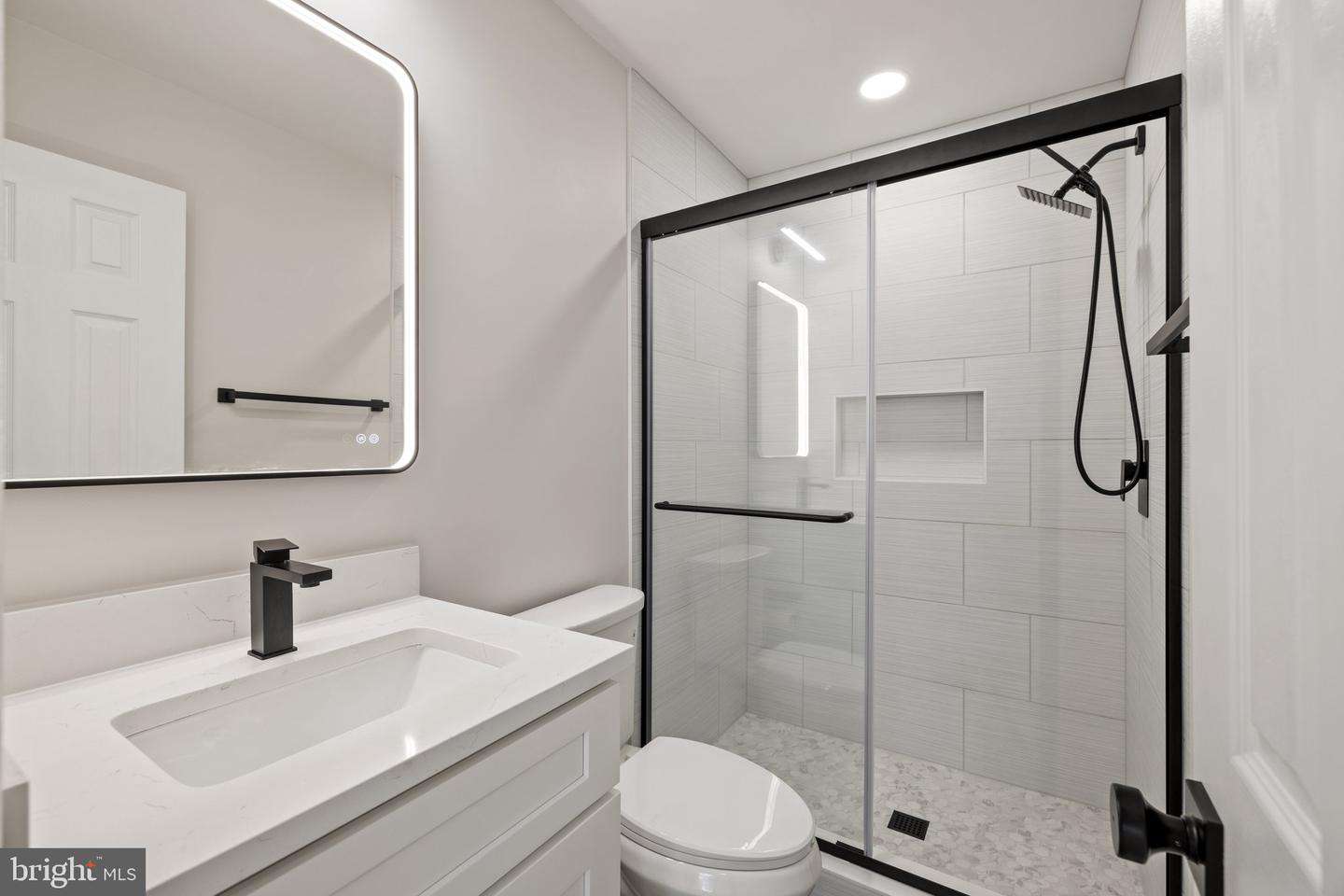 4030 SPRING RUN CT, CHANTILLY, Virginia 20151, 3 Bedrooms Bedrooms, ,2 BathroomsBathrooms,Residential,For sale,4030 SPRING RUN CT,VAFX2235712 MLS # VAFX2235712