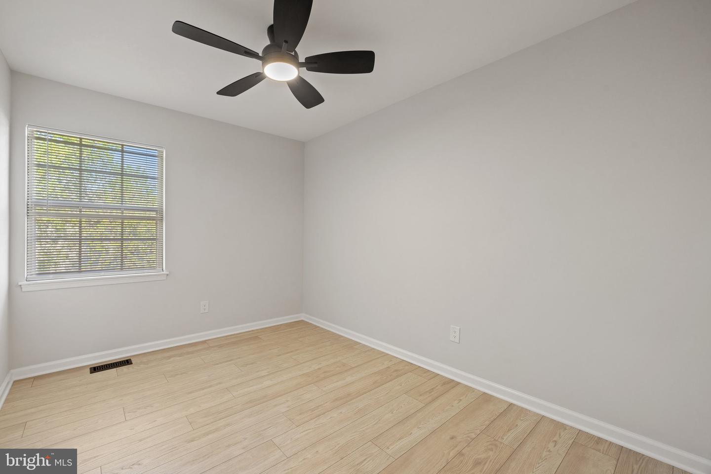 4030 SPRING RUN CT, CHANTILLY, Virginia 20151, 3 Bedrooms Bedrooms, ,2 BathroomsBathrooms,Residential,For sale,4030 SPRING RUN CT,VAFX2235712 MLS # VAFX2235712