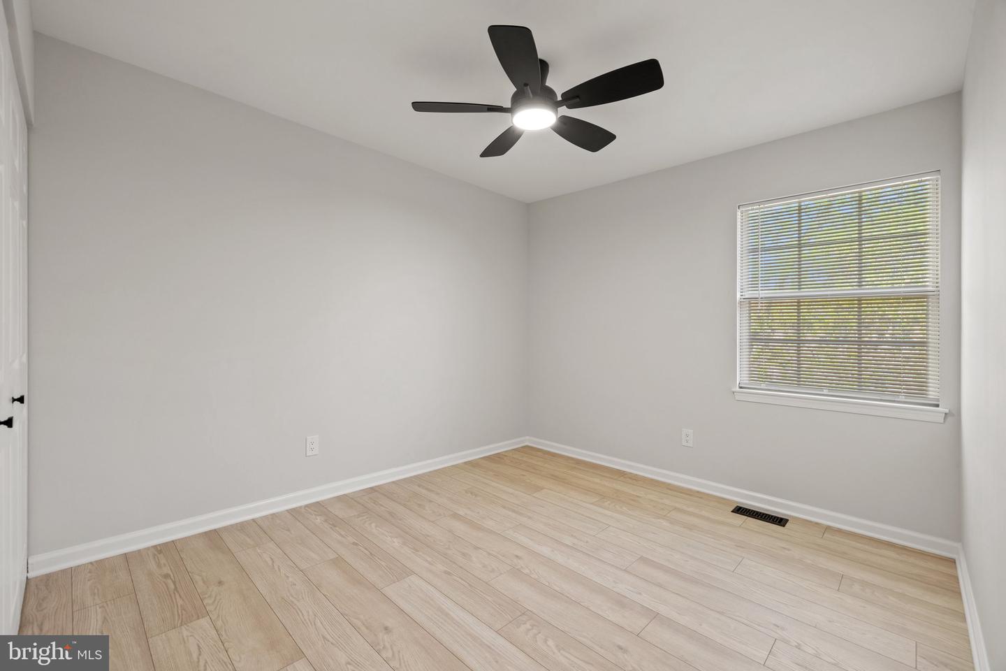 4030 SPRING RUN CT, CHANTILLY, Virginia 20151, 3 Bedrooms Bedrooms, ,2 BathroomsBathrooms,Residential,For sale,4030 SPRING RUN CT,VAFX2235712 MLS # VAFX2235712