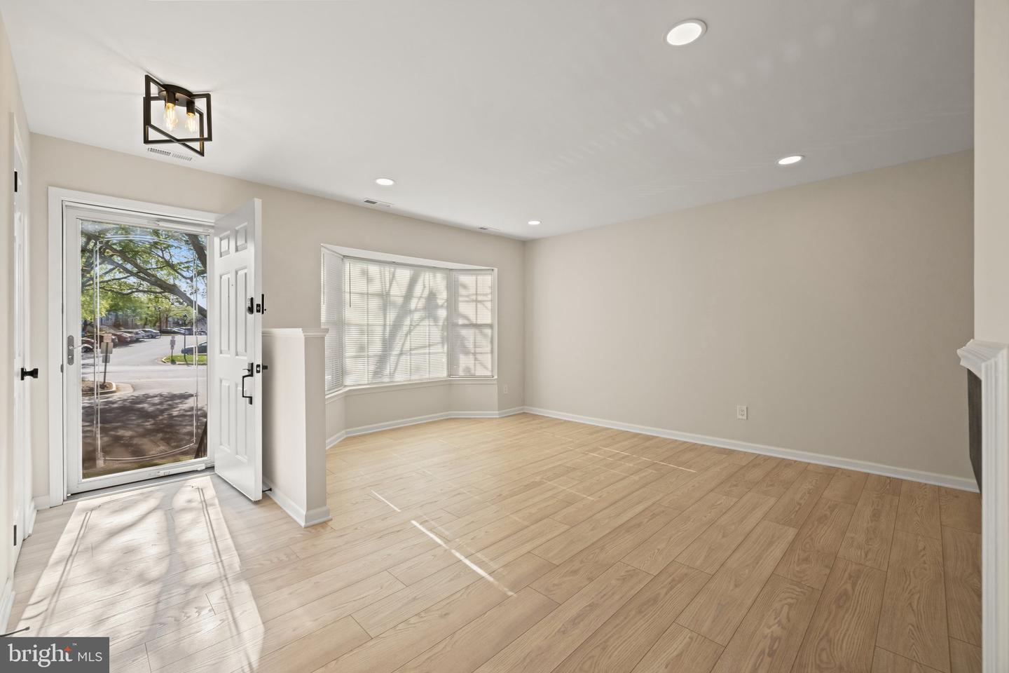 4030 SPRING RUN CT, CHANTILLY, Virginia 20151, 3 Bedrooms Bedrooms, ,2 BathroomsBathrooms,Residential,For sale,4030 SPRING RUN CT,VAFX2235712 MLS # VAFX2235712