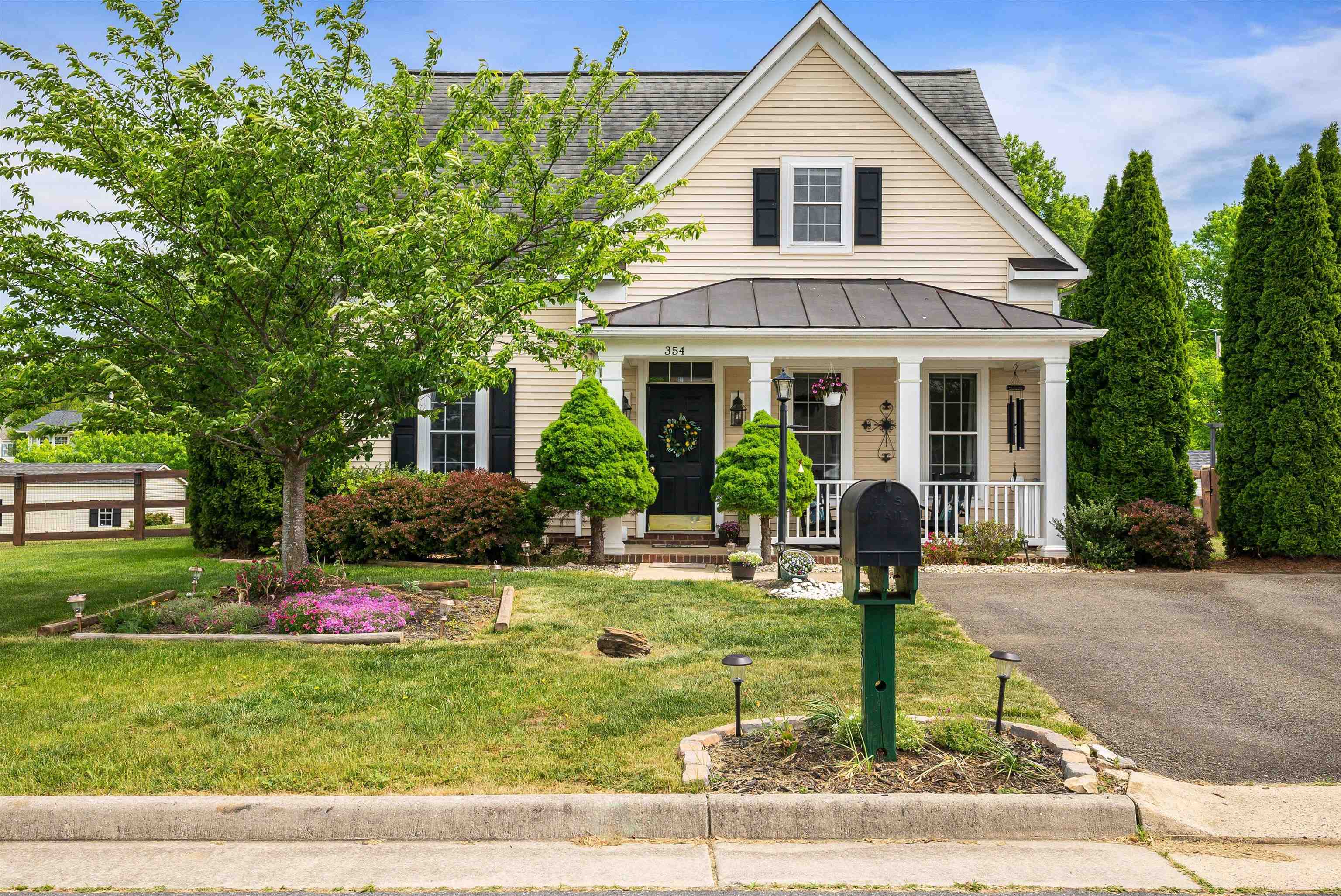 354 TAYLOR ST, WAYNESBORO, Virginia 22980, 3 Bedrooms Bedrooms, ,2 BathroomsBathrooms,Residential,354 TAYLOR ST,664007 MLS # 664007