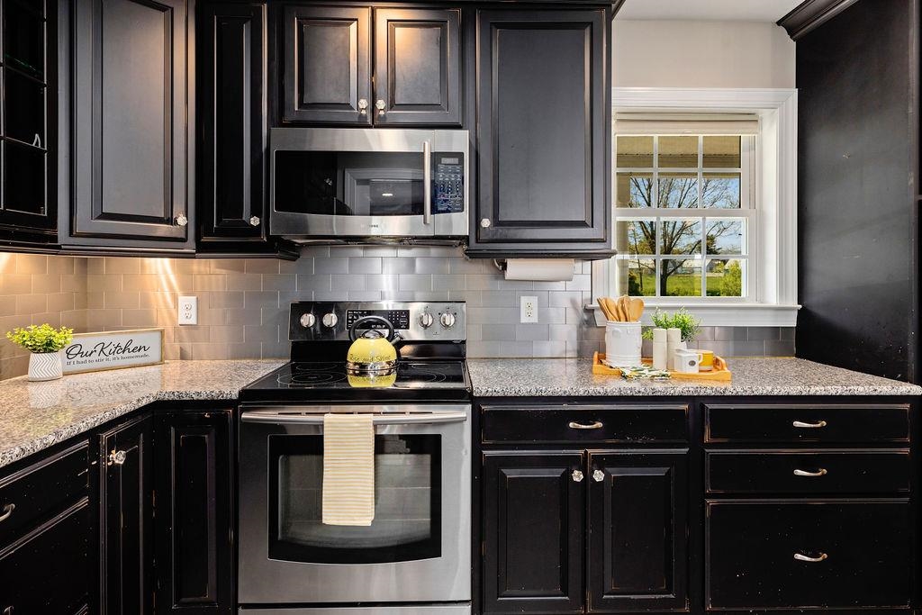1916 TINKLING SPRING DR, STUARTS DRAFT, Virginia 24477, 4 Bedrooms Bedrooms, ,2 BathroomsBathrooms,Residential,1916 TINKLING SPRING DR,664008 MLS # 664008