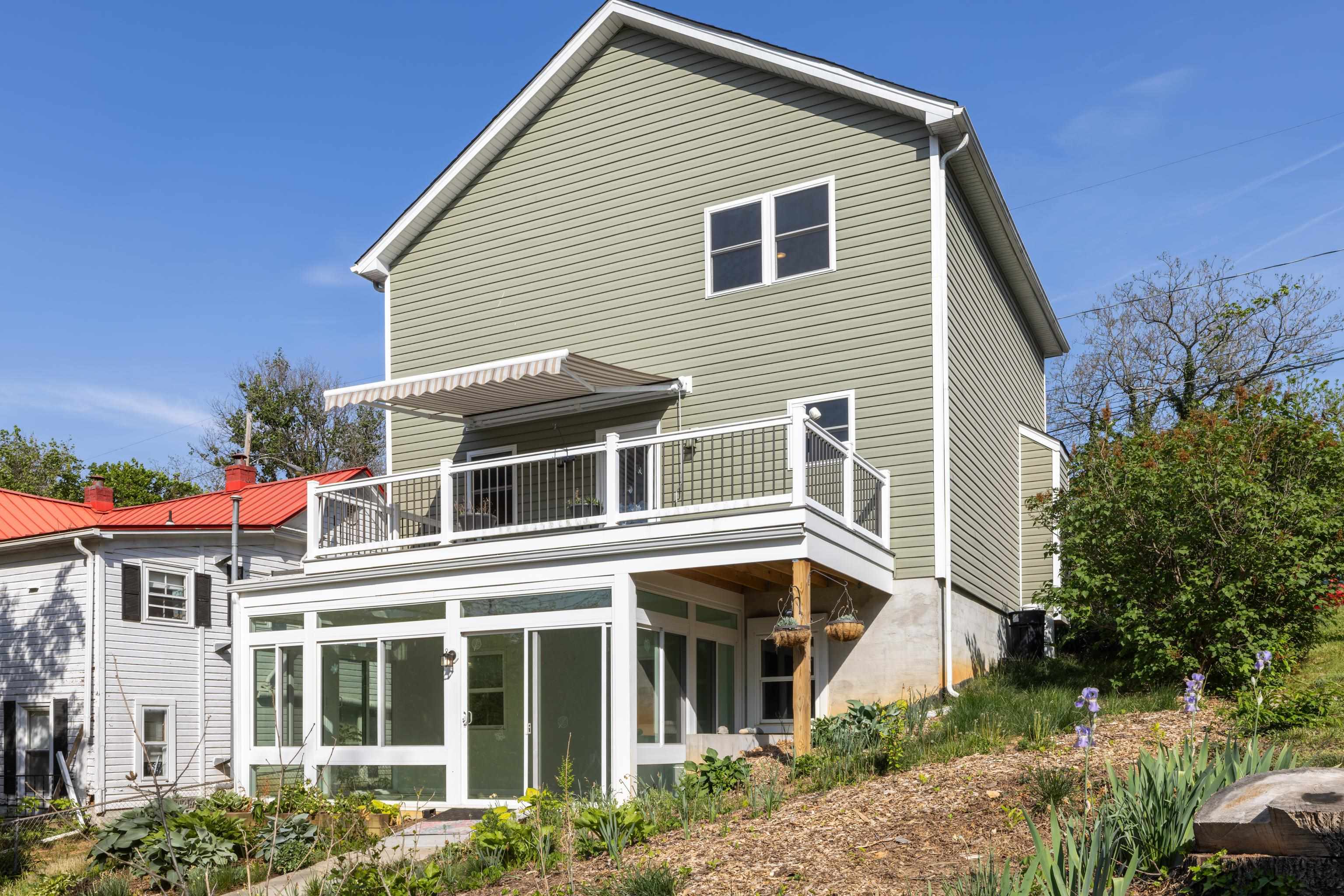 26 LAKE AVE, STAUNTON, Virginia 24401, 4 Bedrooms Bedrooms, ,3 BathroomsBathrooms,Residential,26 LAKE AVE,664015 MLS # 664015