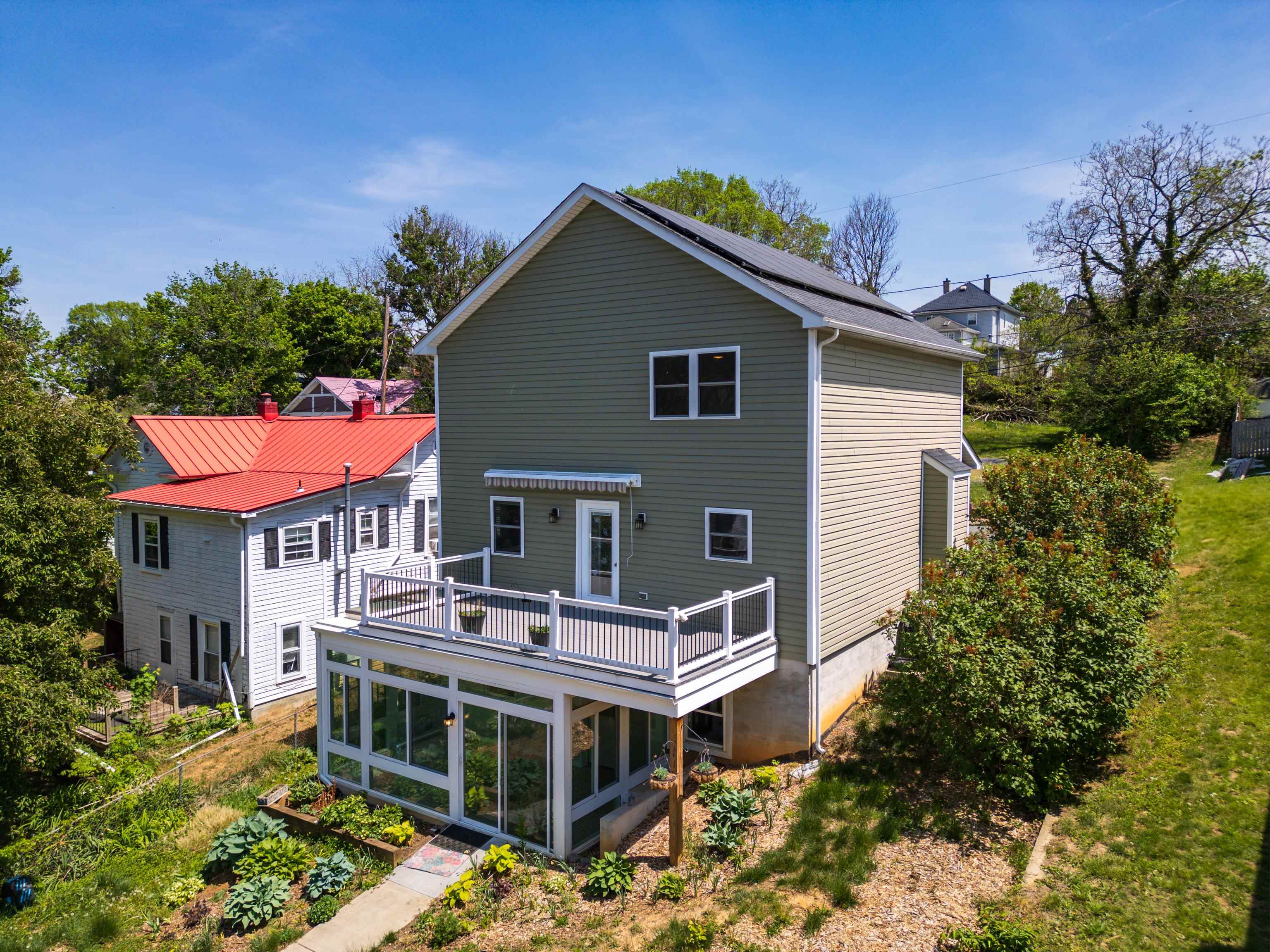 26 LAKE AVE, STAUNTON, Virginia 24401, 4 Bedrooms Bedrooms, ,3 BathroomsBathrooms,Residential,26 LAKE AVE,664015 MLS # 664015
