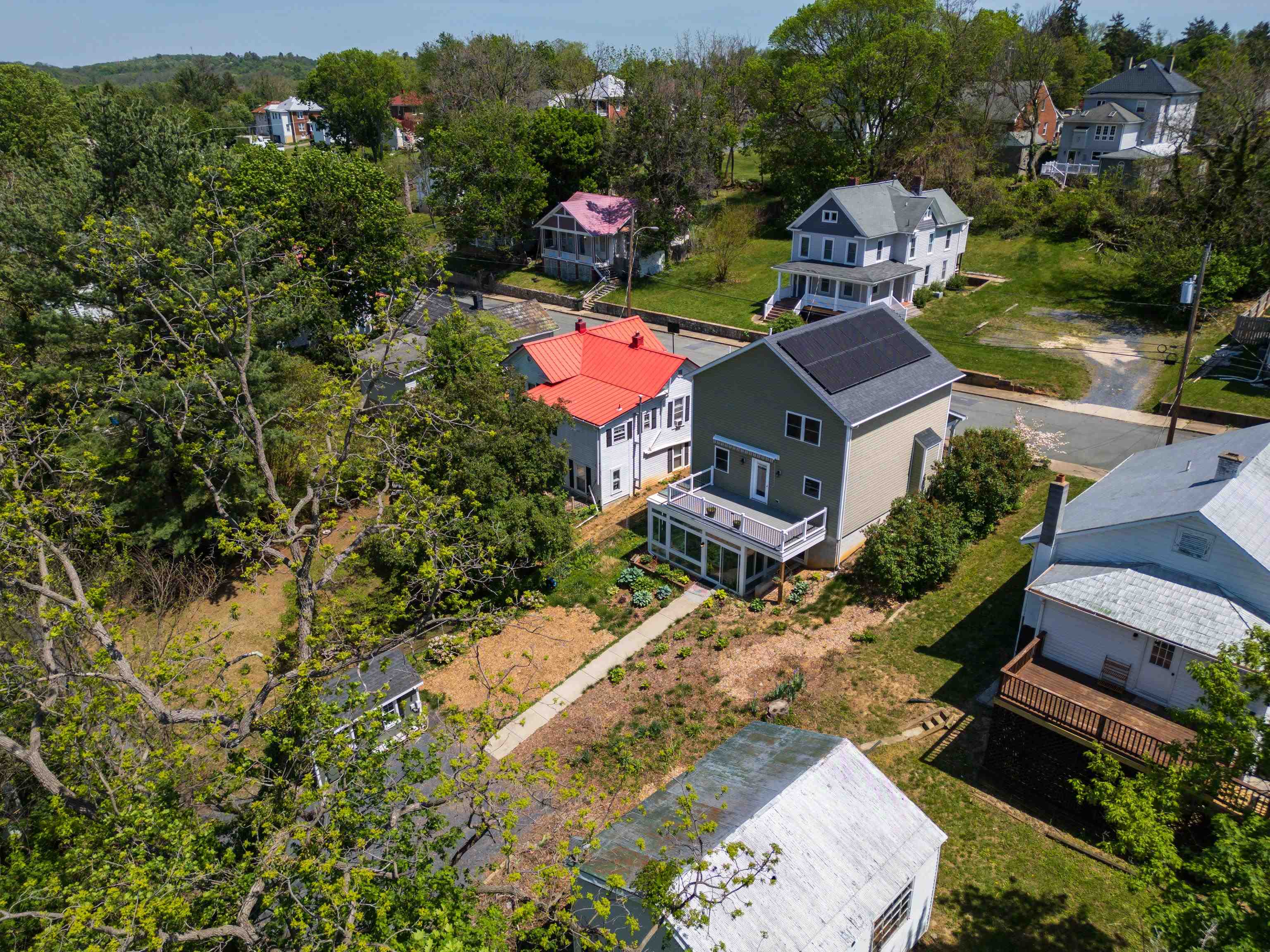 26 LAKE AVE, STAUNTON, Virginia 24401, 4 Bedrooms Bedrooms, ,3 BathroomsBathrooms,Residential,26 LAKE AVE,664015 MLS # 664015