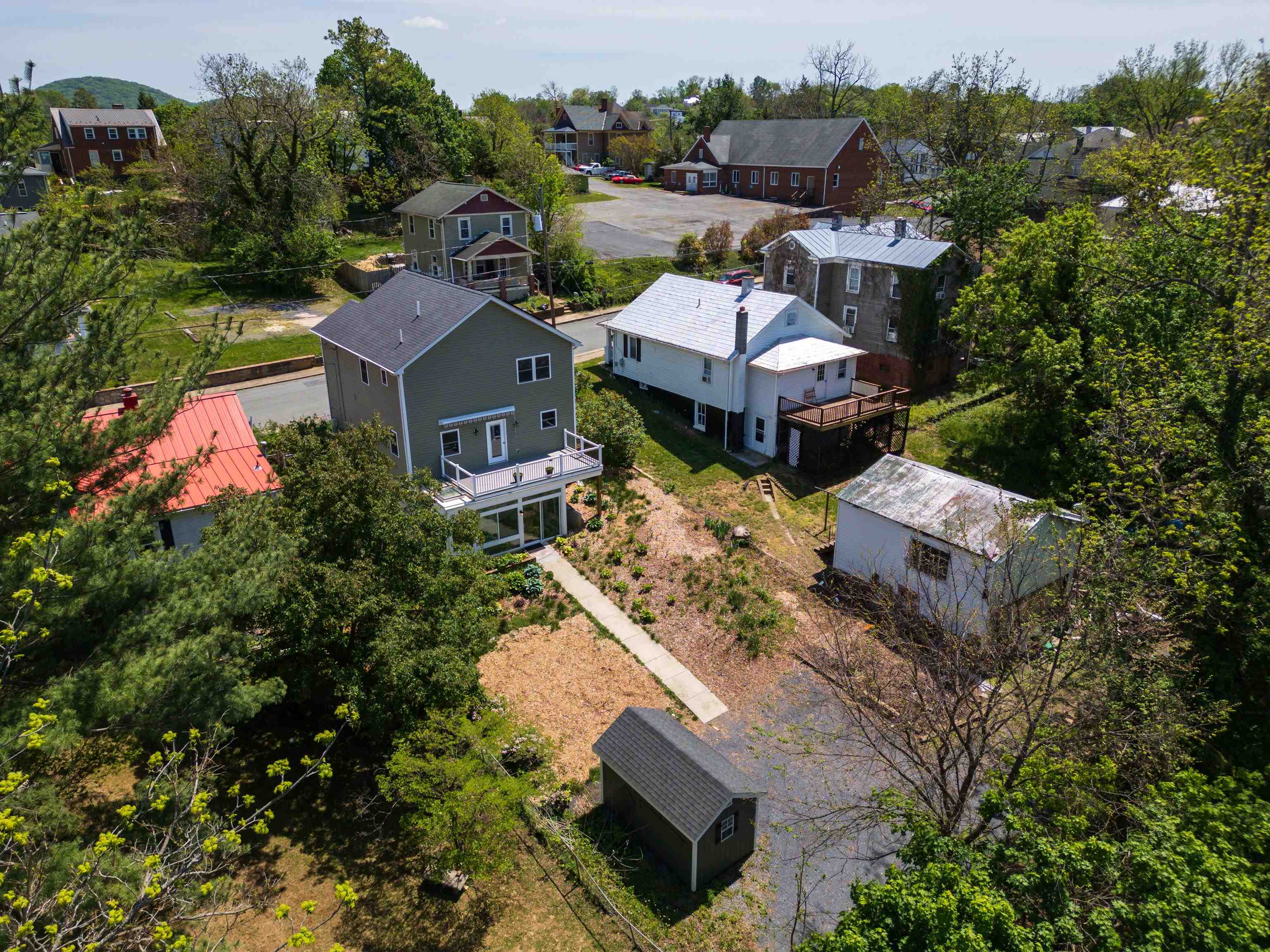 26 LAKE AVE, STAUNTON, Virginia 24401, 4 Bedrooms Bedrooms, ,3 BathroomsBathrooms,Residential,26 LAKE AVE,664015 MLS # 664015