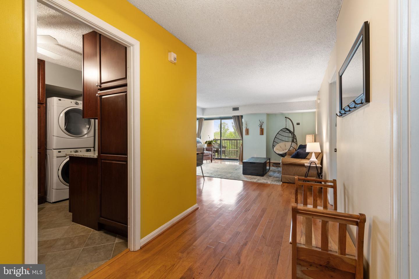 3800 POWELL LN #918, FALLS CHURCH, Virginia 22041, 1 Bedroom Bedrooms, 1 Room Rooms,1 BathroomBathrooms,Residential,For sale,3800 POWELL LN #918,VAFX2235772 MLS # VAFX2235772