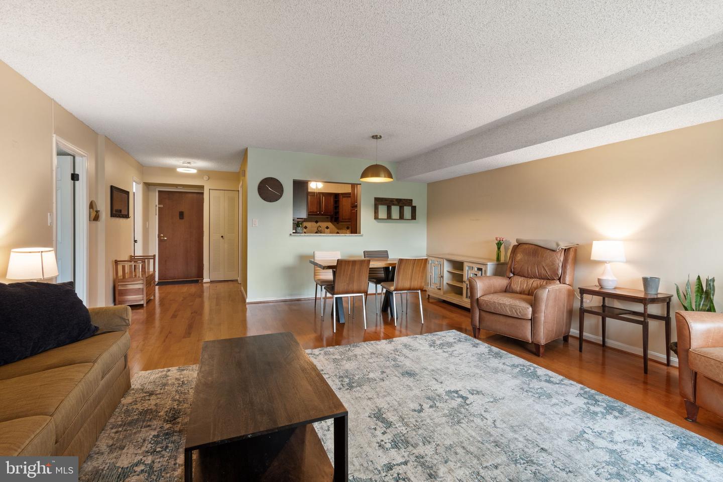 3800 POWELL LN #918, FALLS CHURCH, Virginia 22041, 1 Bedroom Bedrooms, 1 Room Rooms,1 BathroomBathrooms,Residential,For sale,3800 POWELL LN #918,VAFX2235772 MLS # VAFX2235772