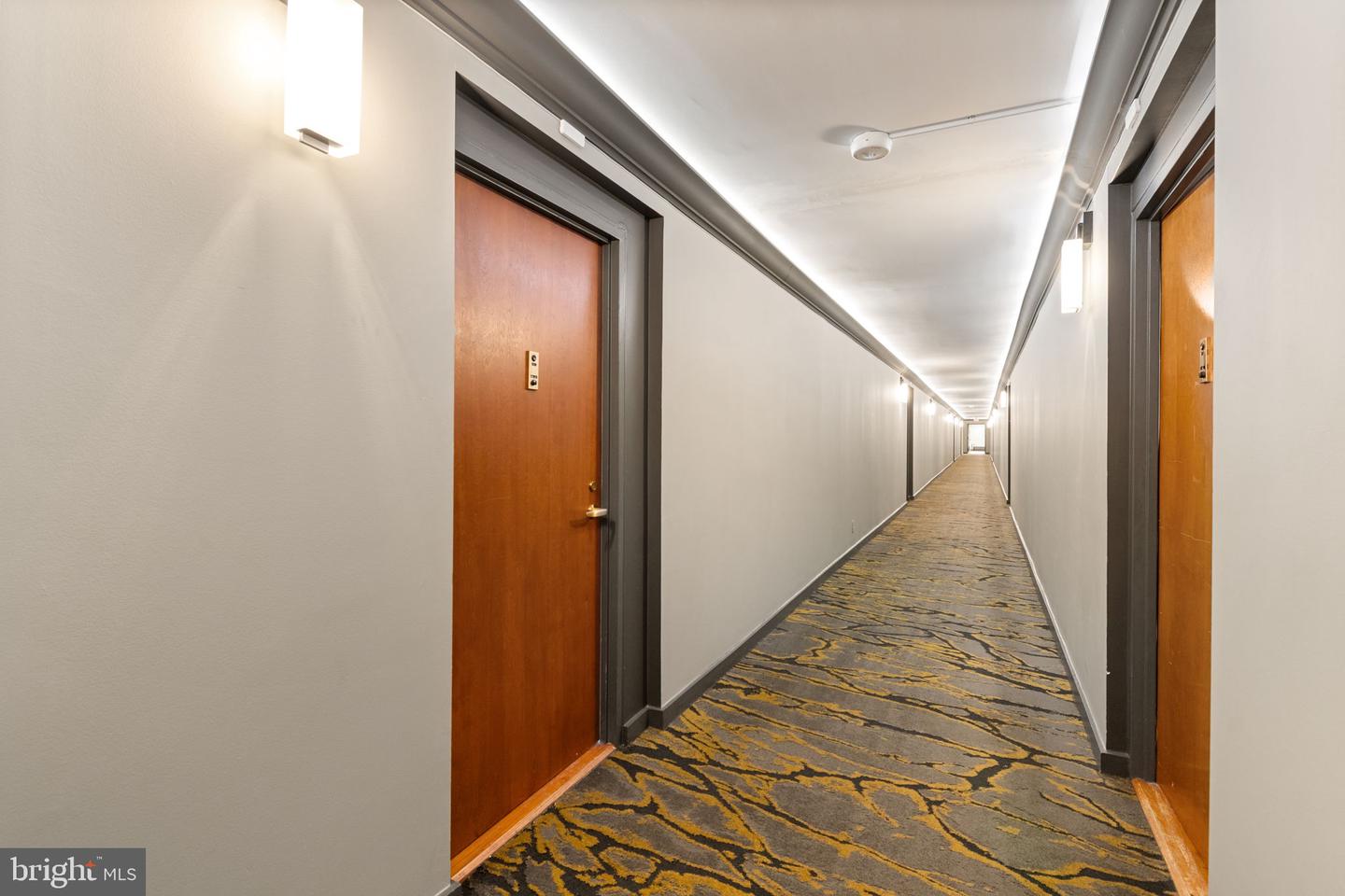 3800 POWELL LN #918, FALLS CHURCH, Virginia 22041, 1 Bedroom Bedrooms, 1 Room Rooms,1 BathroomBathrooms,Residential,For sale,3800 POWELL LN #918,VAFX2235772 MLS # VAFX2235772
