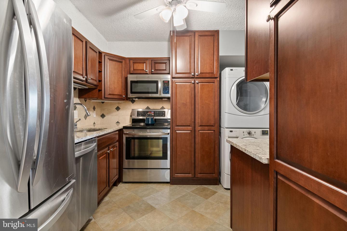 3800 POWELL LN #918, FALLS CHURCH, Virginia 22041, 1 Bedroom Bedrooms, 1 Room Rooms,1 BathroomBathrooms,Residential,For sale,3800 POWELL LN #918,VAFX2235772 MLS # VAFX2235772