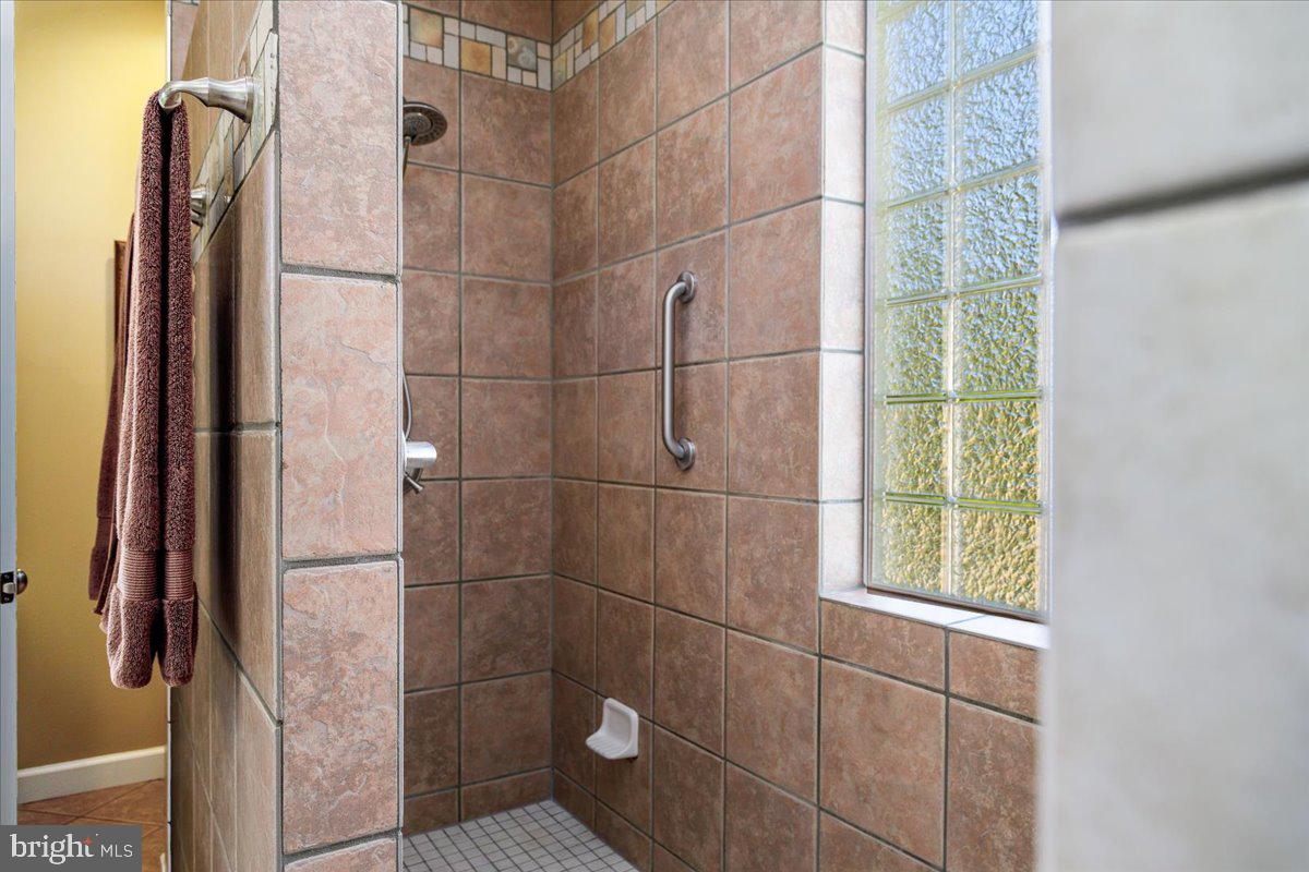 320 ISLAND POINT DRIVE, GRETNA, Virginia 24557, 3 Bedrooms Bedrooms, ,2 BathroomsBathrooms,Residential,For sale,320 ISLAND POINT DRIVE,VAPI2000082 MLS # VAPI2000082