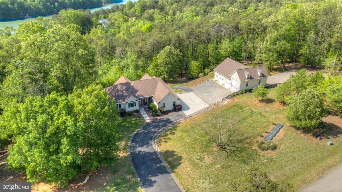 320 ISLAND POINT DRIVE, GRETNA, Virginia 24557, 3 Bedrooms Bedrooms, ,2 BathroomsBathrooms,Residential,For sale,320 ISLAND POINT DRIVE,VAPI2000082 MLS # VAPI2000082