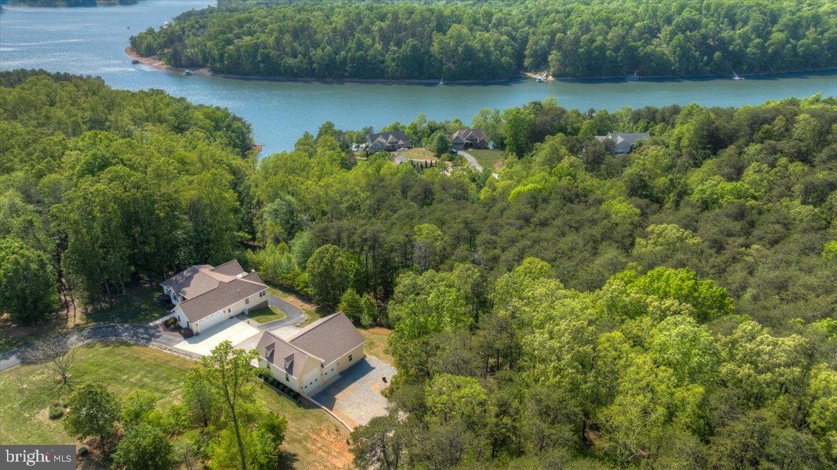 320 ISLAND POINT DRIVE, GRETNA, Virginia 24557, 3 Bedrooms Bedrooms, ,2 BathroomsBathrooms,Residential,For sale,320 ISLAND POINT DRIVE,VAPI2000082 MLS # VAPI2000082