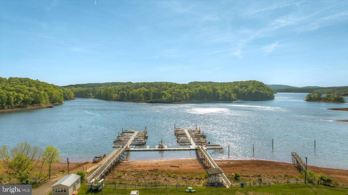 320 ISLAND POINT DRIVE, GRETNA, Virginia 24557, 3 Bedrooms Bedrooms, ,2 BathroomsBathrooms,Residential,For sale,320 ISLAND POINT DRIVE,VAPI2000082 MLS # VAPI2000082