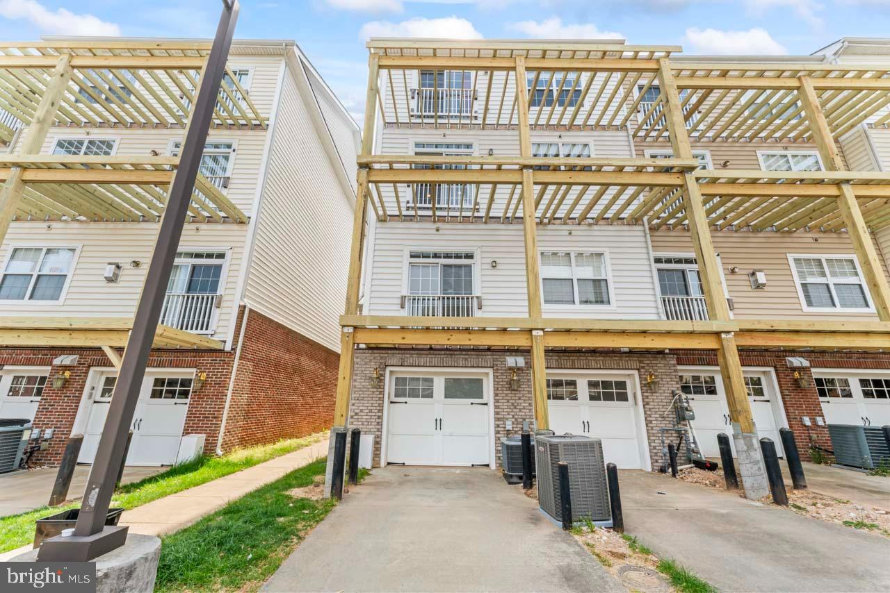 14853 CLOVERDALE RD, WOODBRIDGE, Virginia 22193, 3 Bedrooms Bedrooms, ,2 BathroomsBathrooms,Residential,For sale,14853 CLOVERDALE RD,VAPW2092606 MLS # VAPW2092606