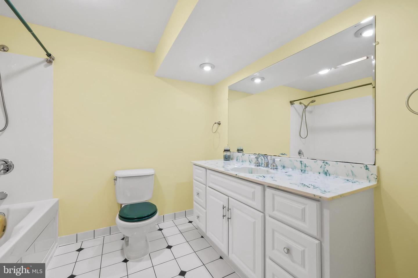 13430 CARRIAGE HILL DR, MANASSAS, Virginia 20112, 4 Bedrooms Bedrooms, ,3 BathroomsBathrooms,Residential,For sale,13430 CARRIAGE HILL DR,VAPW2092612 MLS # VAPW2092612