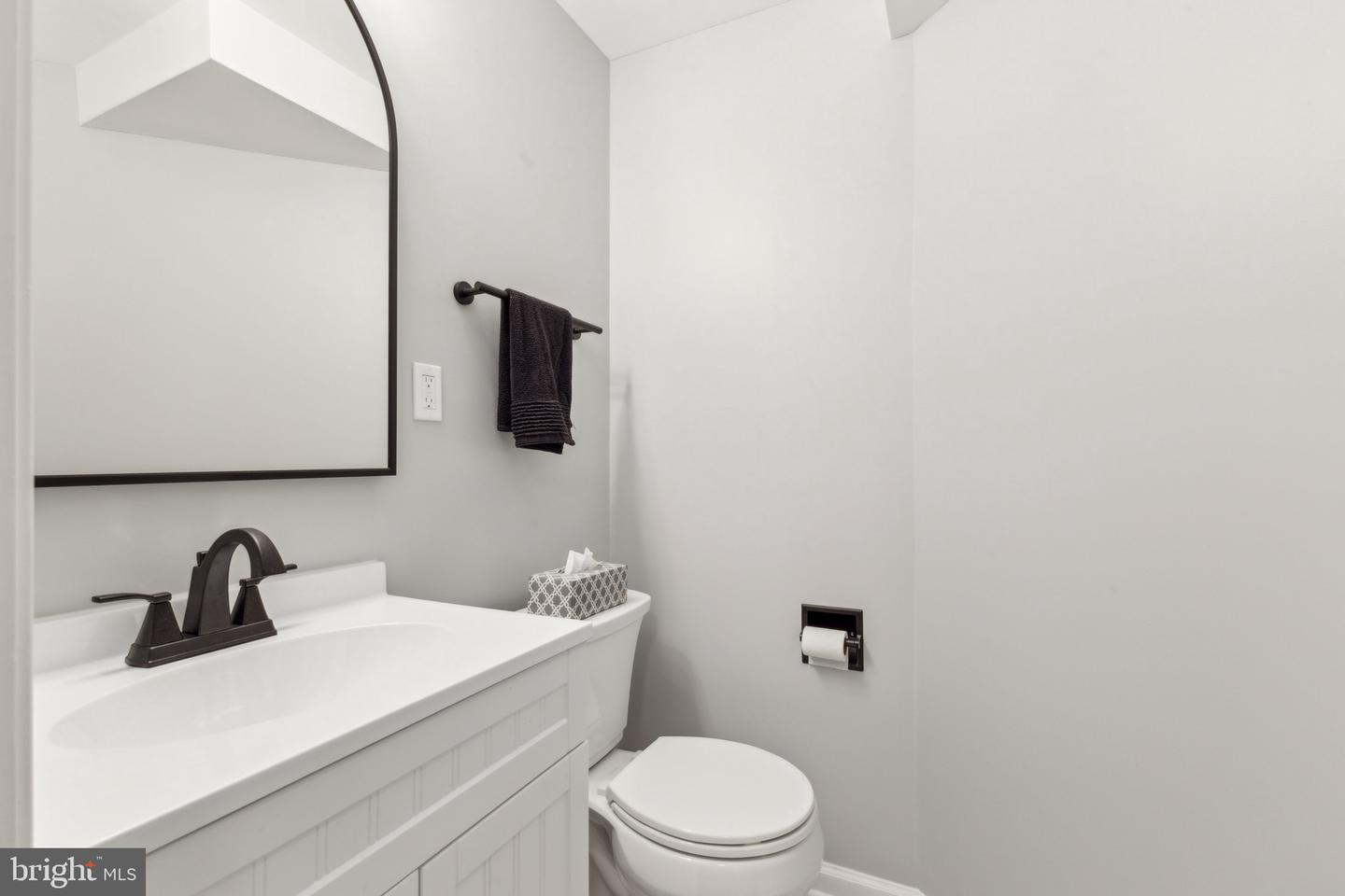 12394 ANCHOR CT, WOODBRIDGE, Virginia 22192, 4 Bedrooms Bedrooms, 10 Rooms Rooms,2 BathroomsBathrooms,Residential,For sale,12394 ANCHOR CT,VAPW2092616 MLS # VAPW2092616