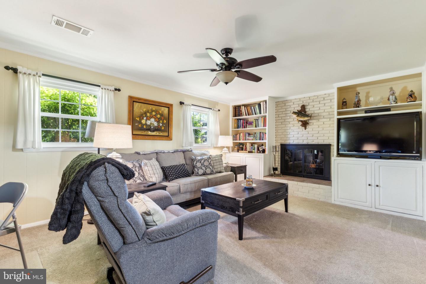 12394 ANCHOR CT, WOODBRIDGE, Virginia 22192, 4 Bedrooms Bedrooms, 10 Rooms Rooms,2 BathroomsBathrooms,Residential,For sale,12394 ANCHOR CT,VAPW2092616 MLS # VAPW2092616