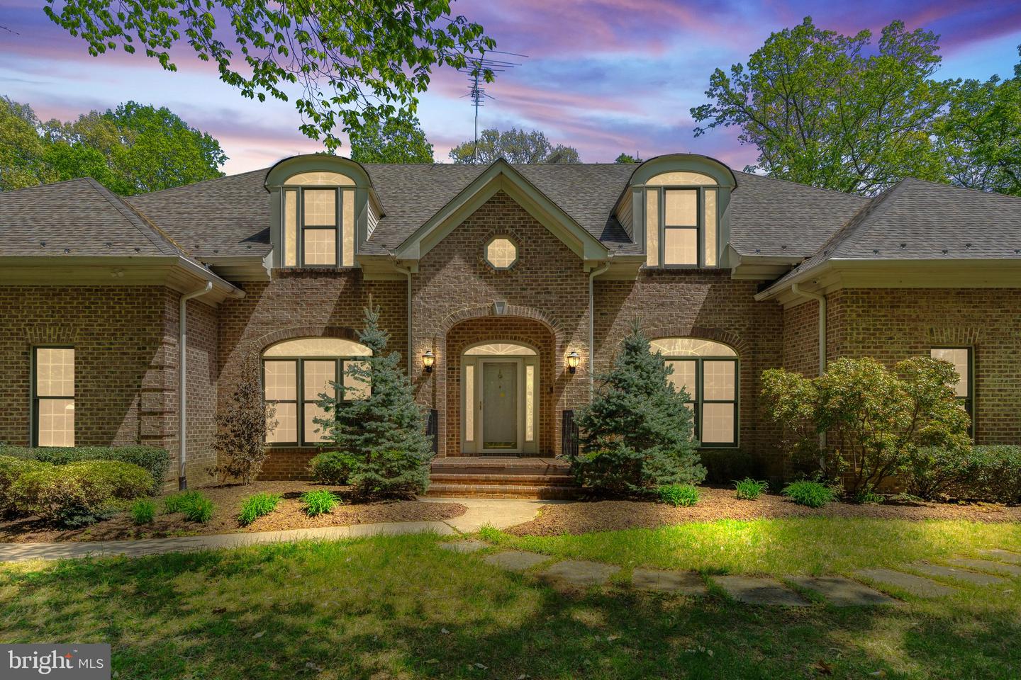 8363 S CREEDMORE SOUTH DR, WARRENTON, Virginia 20187, 3 Bedrooms Bedrooms, ,4 BathroomsBathrooms,Residential,For sale,8363 S CREEDMORE SOUTH DR,VAFQ2016352 MLS # VAFQ2016352