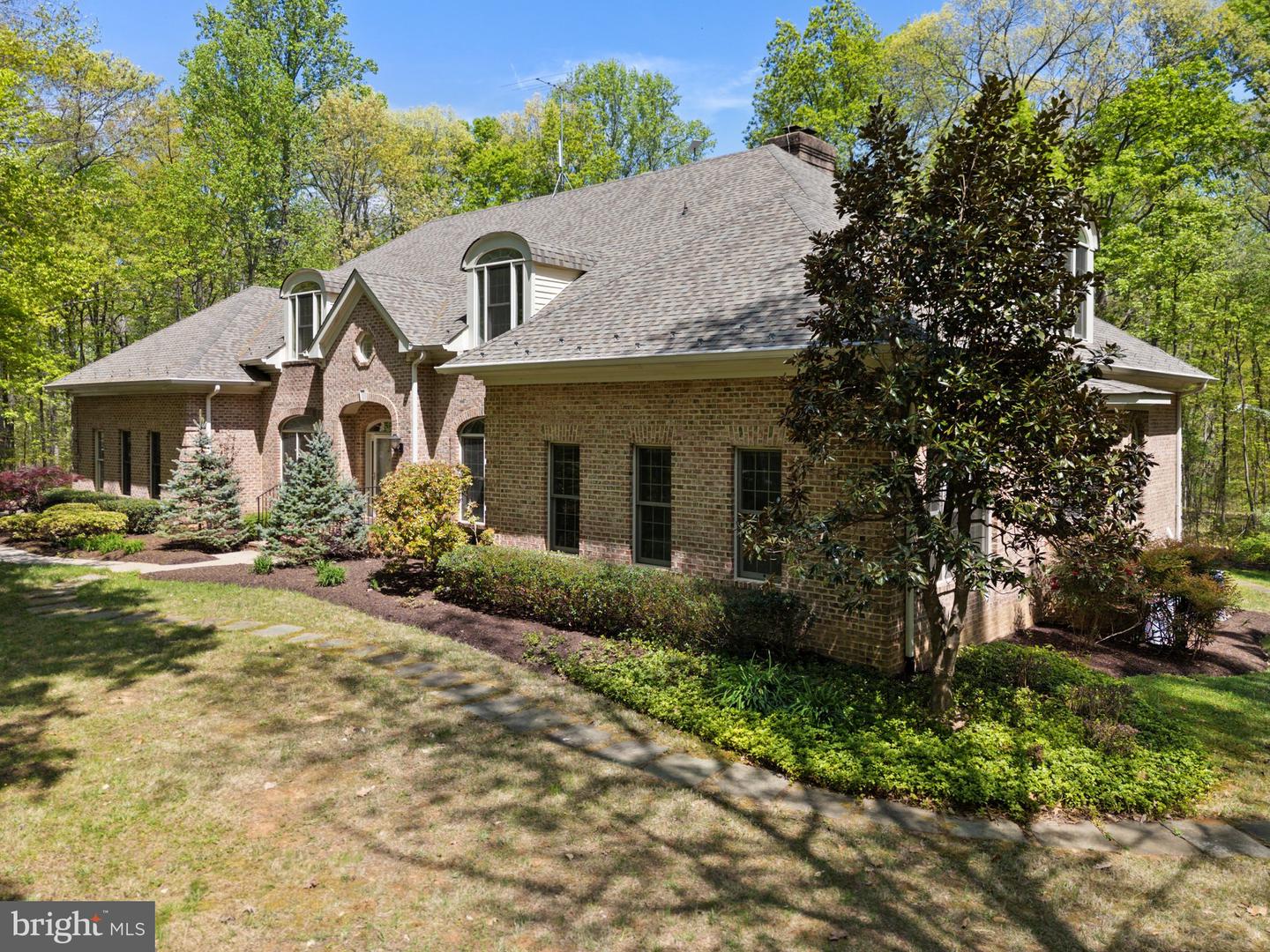 8363 S CREEDMORE SOUTH DR, WARRENTON, Virginia 20187, 3 Bedrooms Bedrooms, ,4 BathroomsBathrooms,Residential,For sale,8363 S CREEDMORE SOUTH DR,VAFQ2016352 MLS # VAFQ2016352