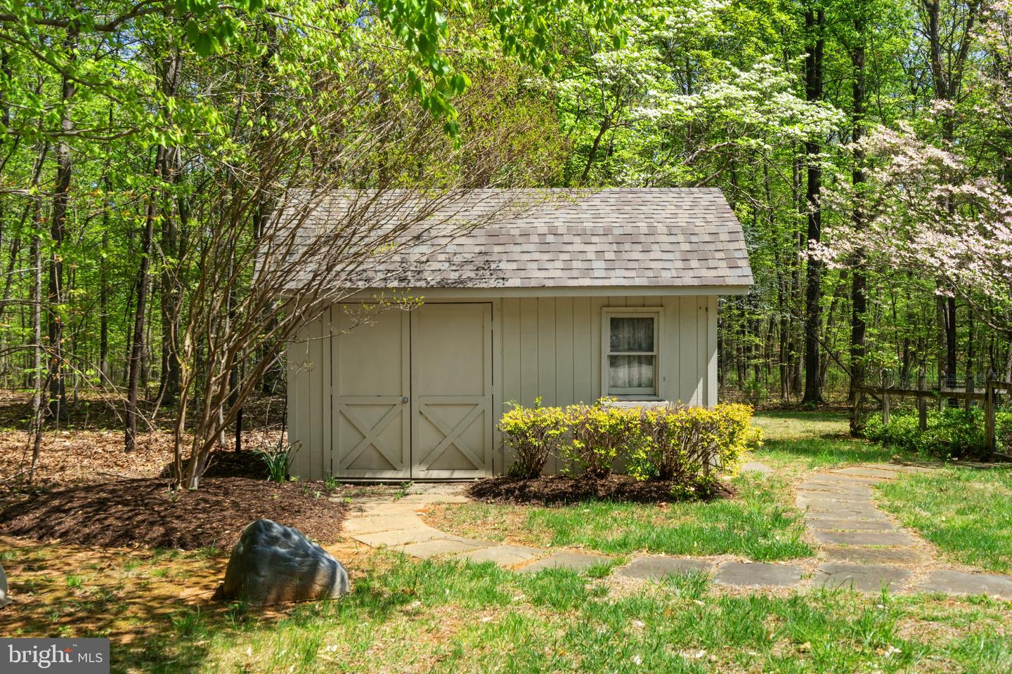 8363 S CREEDMORE SOUTH DR, WARRENTON, Virginia 20187, 3 Bedrooms Bedrooms, ,4 BathroomsBathrooms,Residential,For sale,8363 S CREEDMORE SOUTH DR,VAFQ2016352 MLS # VAFQ2016352