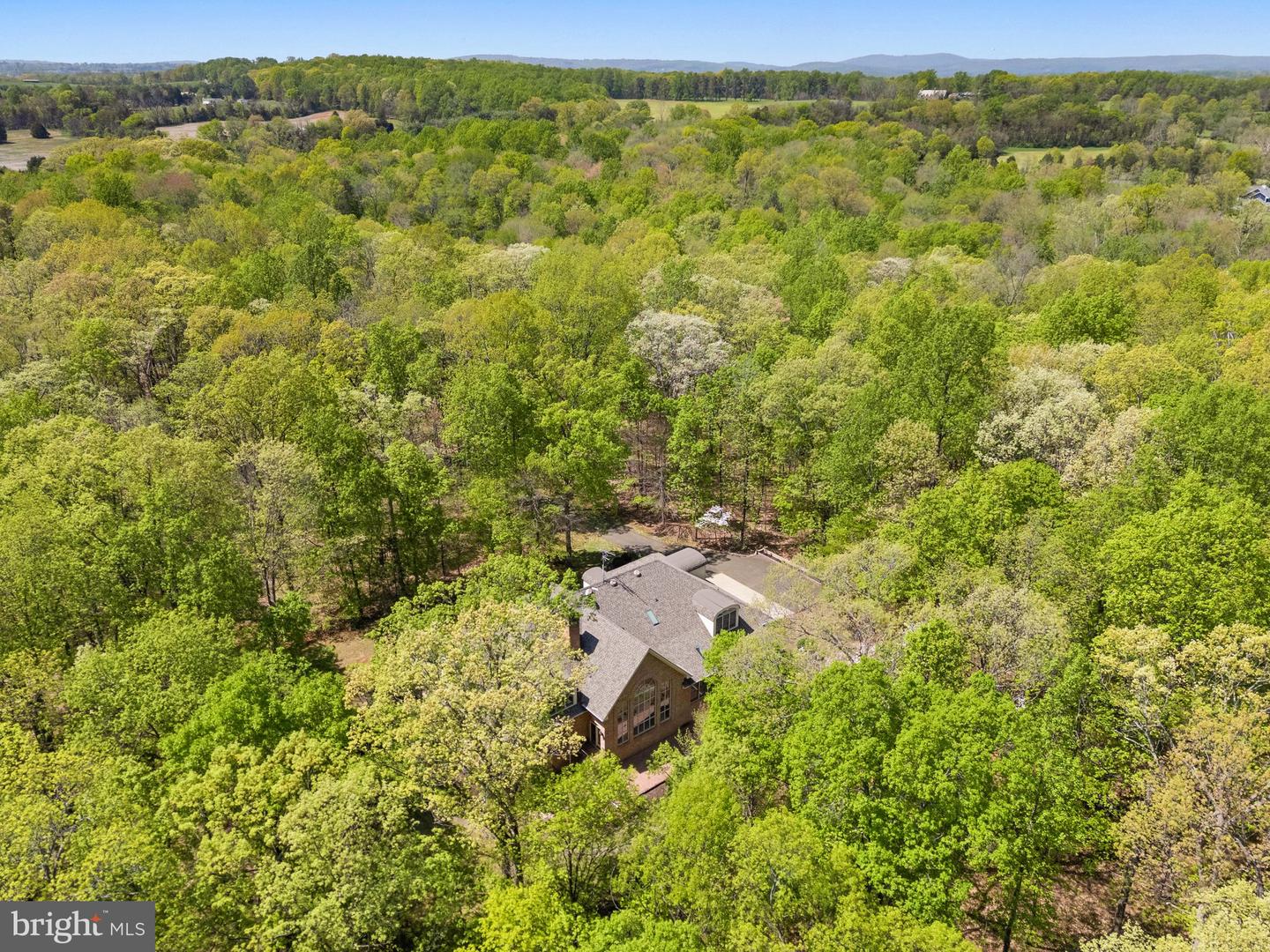 8363 S CREEDMORE SOUTH DR, WARRENTON, Virginia 20187, 3 Bedrooms Bedrooms, ,4 BathroomsBathrooms,Residential,For sale,8363 S CREEDMORE SOUTH DR,VAFQ2016352 MLS # VAFQ2016352