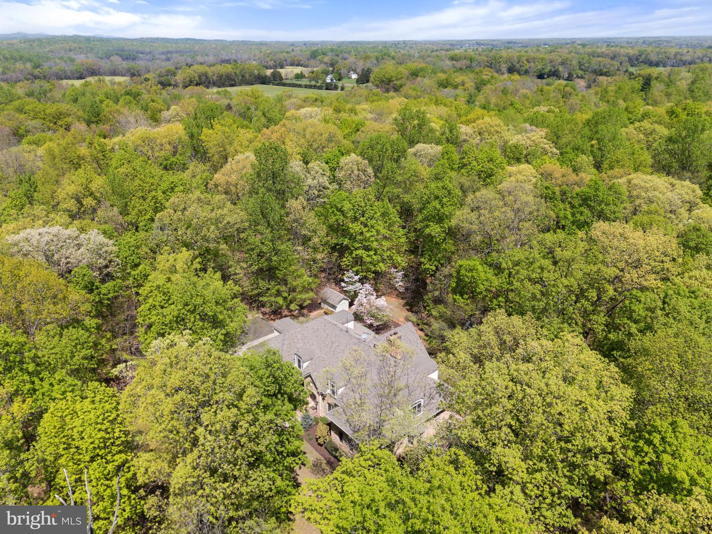 8363 S CREEDMORE SOUTH DR, WARRENTON, Virginia 20187, 3 Bedrooms Bedrooms, ,4 BathroomsBathrooms,Residential,For sale,8363 S CREEDMORE SOUTH DR,VAFQ2016352 MLS # VAFQ2016352