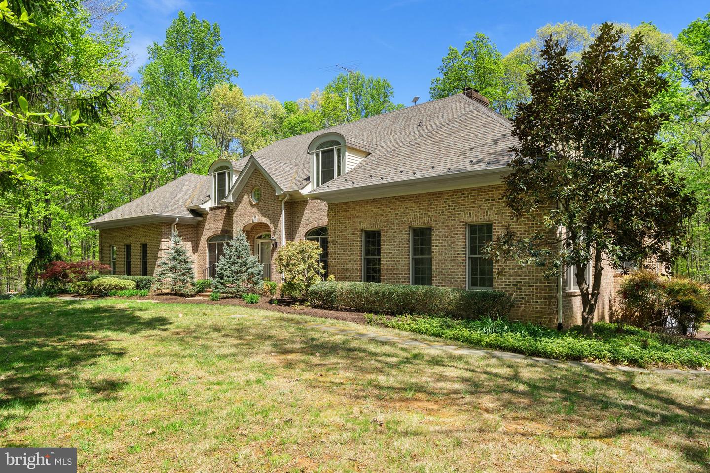 8363 S CREEDMORE SOUTH DR, WARRENTON, Virginia 20187, 3 Bedrooms Bedrooms, ,4 BathroomsBathrooms,Residential,For sale,8363 S CREEDMORE SOUTH DR,VAFQ2016352 MLS # VAFQ2016352