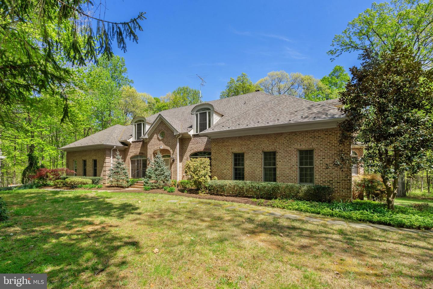 8363 S CREEDMORE SOUTH DR, WARRENTON, Virginia 20187, 3 Bedrooms Bedrooms, ,4 BathroomsBathrooms,Residential,For sale,8363 S CREEDMORE SOUTH DR,VAFQ2016352 MLS # VAFQ2016352