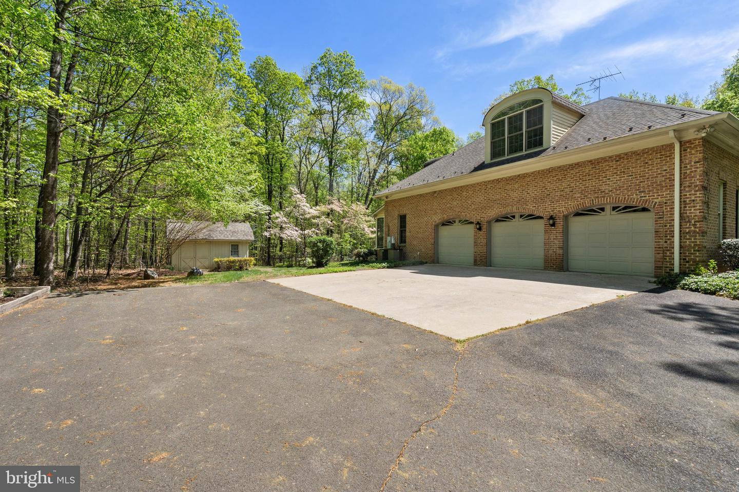 8363 S CREEDMORE SOUTH DR, WARRENTON, Virginia 20187, 3 Bedrooms Bedrooms, ,4 BathroomsBathrooms,Residential,For sale,8363 S CREEDMORE SOUTH DR,VAFQ2016352 MLS # VAFQ2016352
