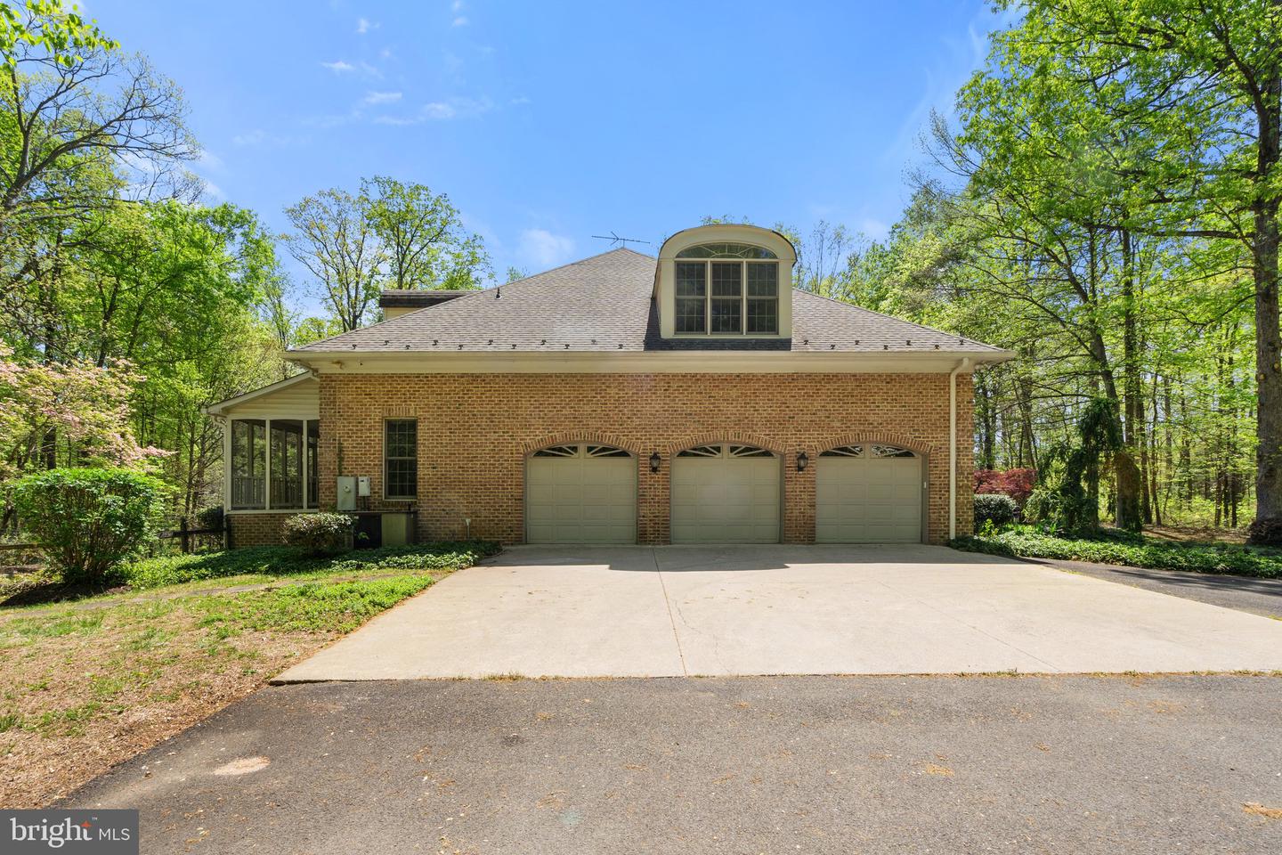 8363 S CREEDMORE SOUTH DR, WARRENTON, Virginia 20187, 3 Bedrooms Bedrooms, ,4 BathroomsBathrooms,Residential,For sale,8363 S CREEDMORE SOUTH DR,VAFQ2016352 MLS # VAFQ2016352
