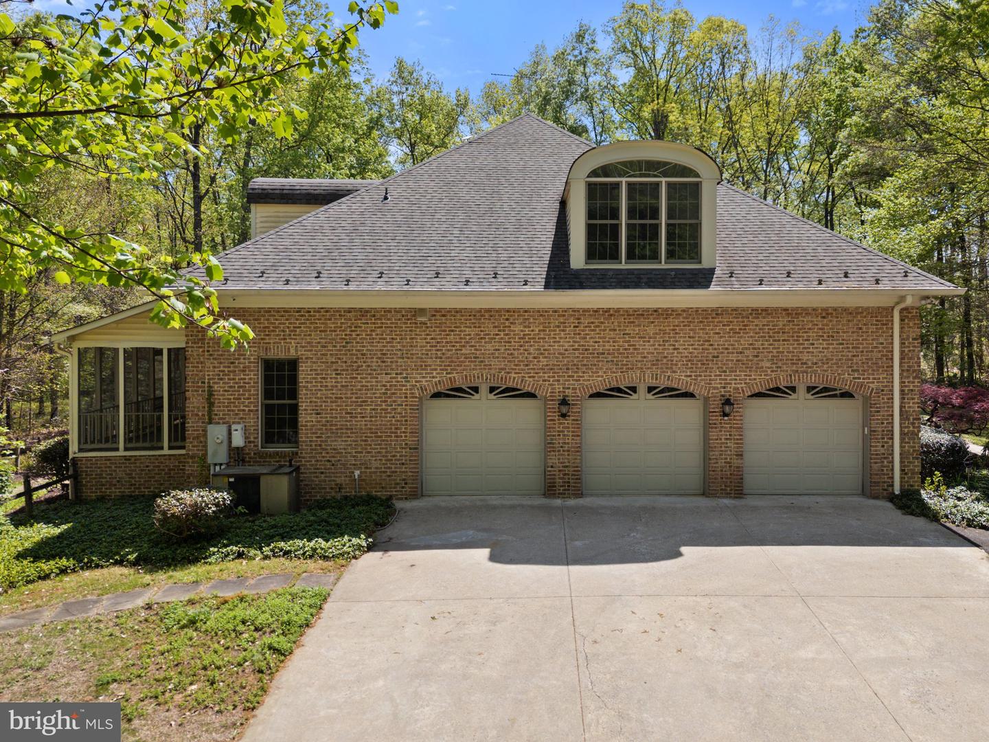 8363 S CREEDMORE SOUTH DR, WARRENTON, Virginia 20187, 3 Bedrooms Bedrooms, ,4 BathroomsBathrooms,Residential,For sale,8363 S CREEDMORE SOUTH DR,VAFQ2016352 MLS # VAFQ2016352