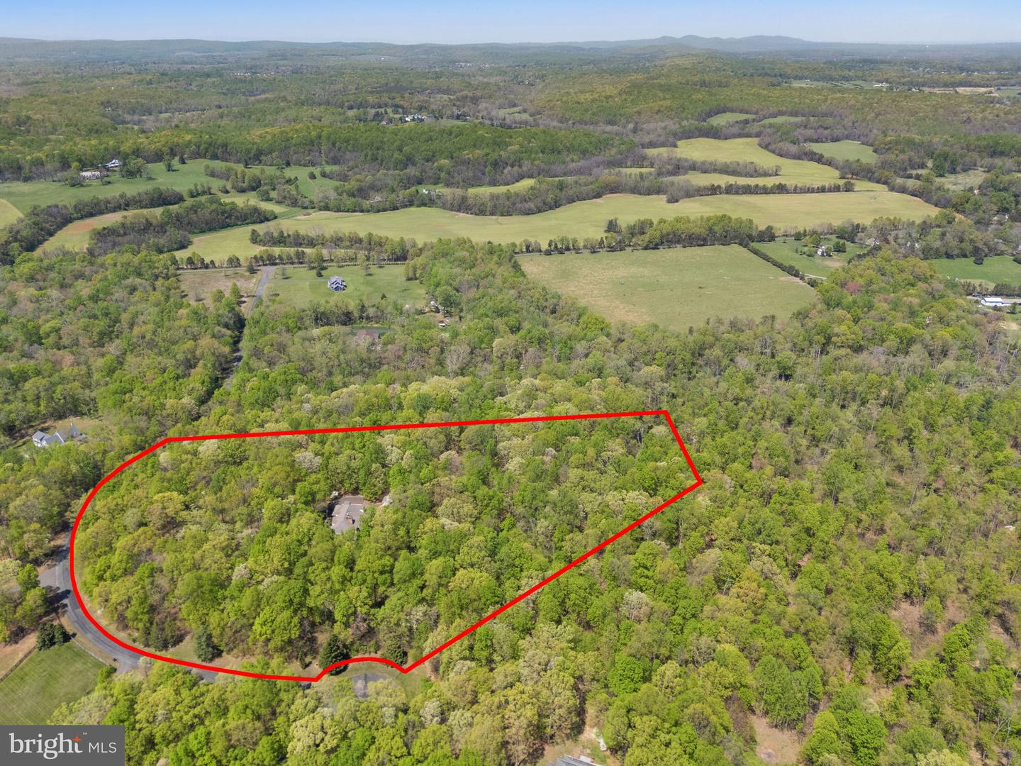 8363 S CREEDMORE SOUTH DR, WARRENTON, Virginia 20187, 3 Bedrooms Bedrooms, ,4 BathroomsBathrooms,Residential,For sale,8363 S CREEDMORE SOUTH DR,VAFQ2016352 MLS # VAFQ2016352