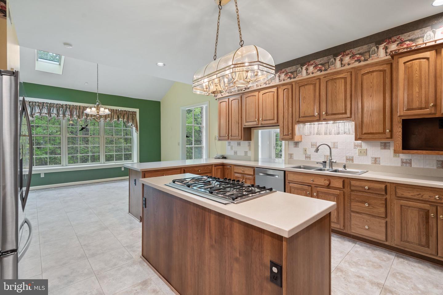 8363 S CREEDMORE SOUTH DR, WARRENTON, Virginia 20187, 3 Bedrooms Bedrooms, ,4 BathroomsBathrooms,Residential,For sale,8363 S CREEDMORE SOUTH DR,VAFQ2016352 MLS # VAFQ2016352