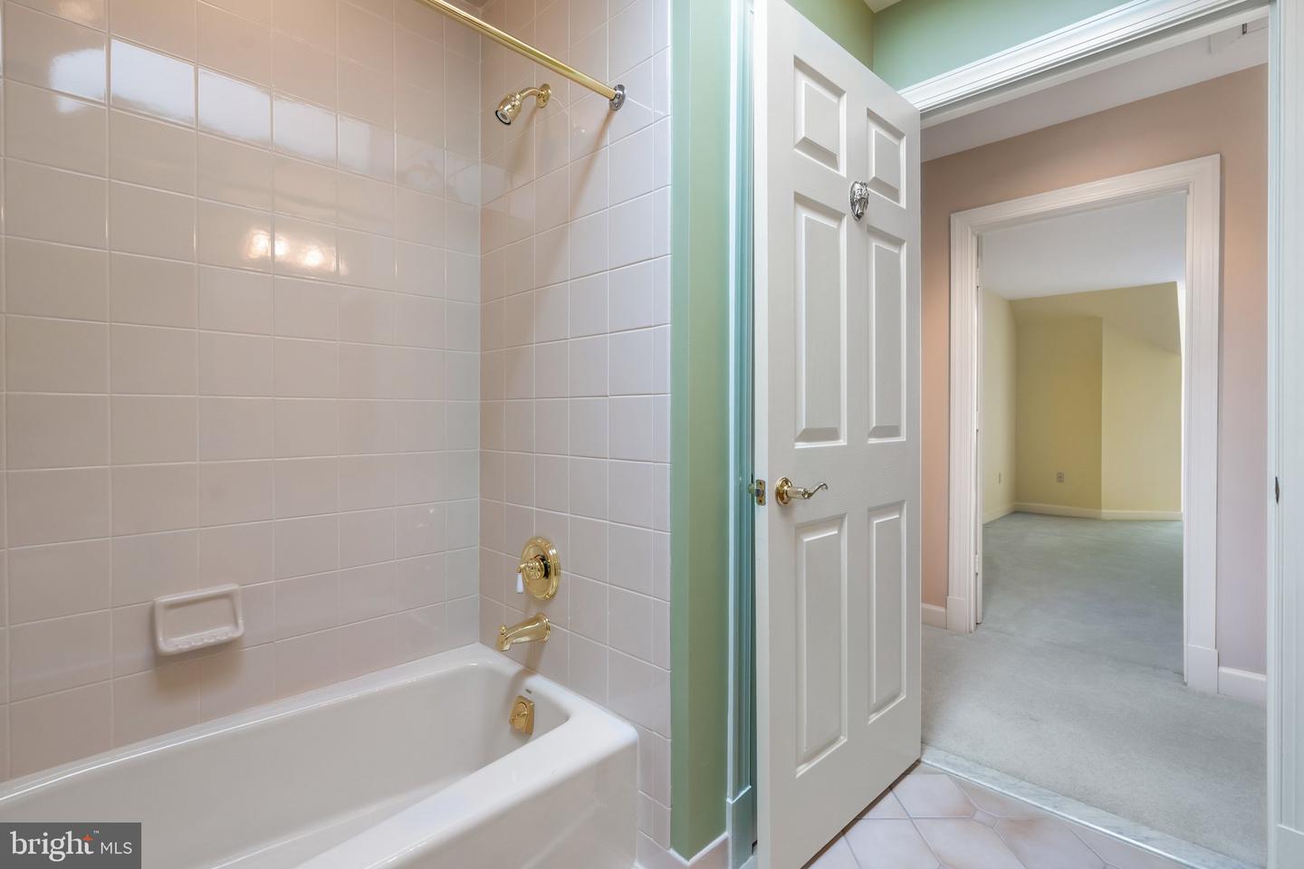 8363 S CREEDMORE SOUTH DR, WARRENTON, Virginia 20187, 3 Bedrooms Bedrooms, ,4 BathroomsBathrooms,Residential,For sale,8363 S CREEDMORE SOUTH DR,VAFQ2016352 MLS # VAFQ2016352