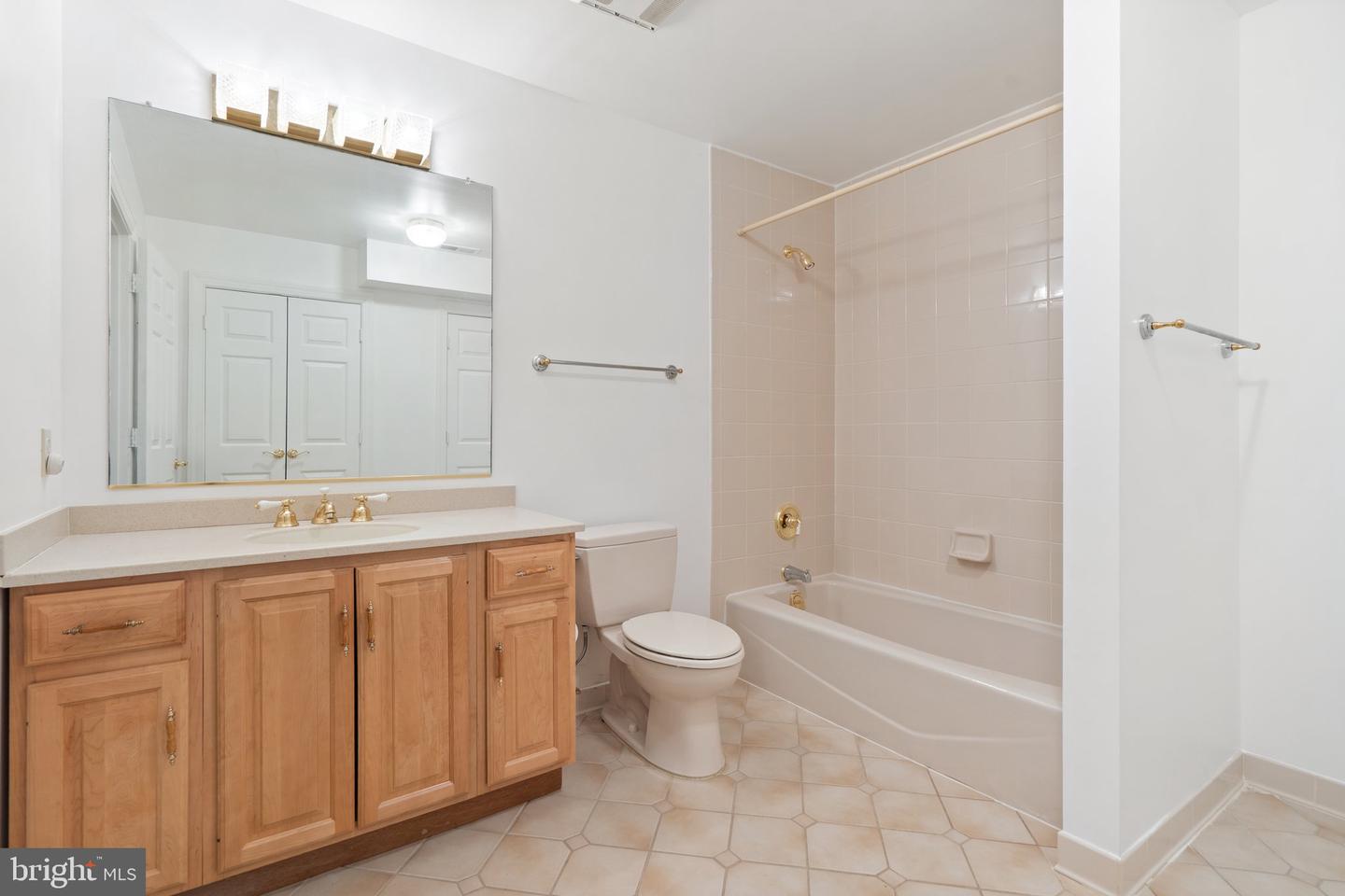 8363 S CREEDMORE SOUTH DR, WARRENTON, Virginia 20187, 3 Bedrooms Bedrooms, ,4 BathroomsBathrooms,Residential,For sale,8363 S CREEDMORE SOUTH DR,VAFQ2016352 MLS # VAFQ2016352