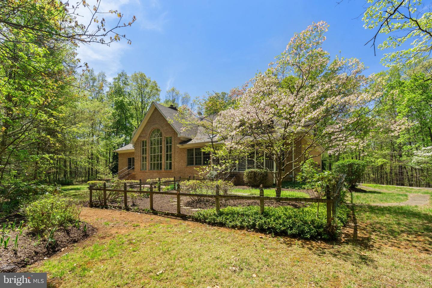 8363 S CREEDMORE SOUTH DR, WARRENTON, Virginia 20187, 3 Bedrooms Bedrooms, ,4 BathroomsBathrooms,Residential,For sale,8363 S CREEDMORE SOUTH DR,VAFQ2016352 MLS # VAFQ2016352