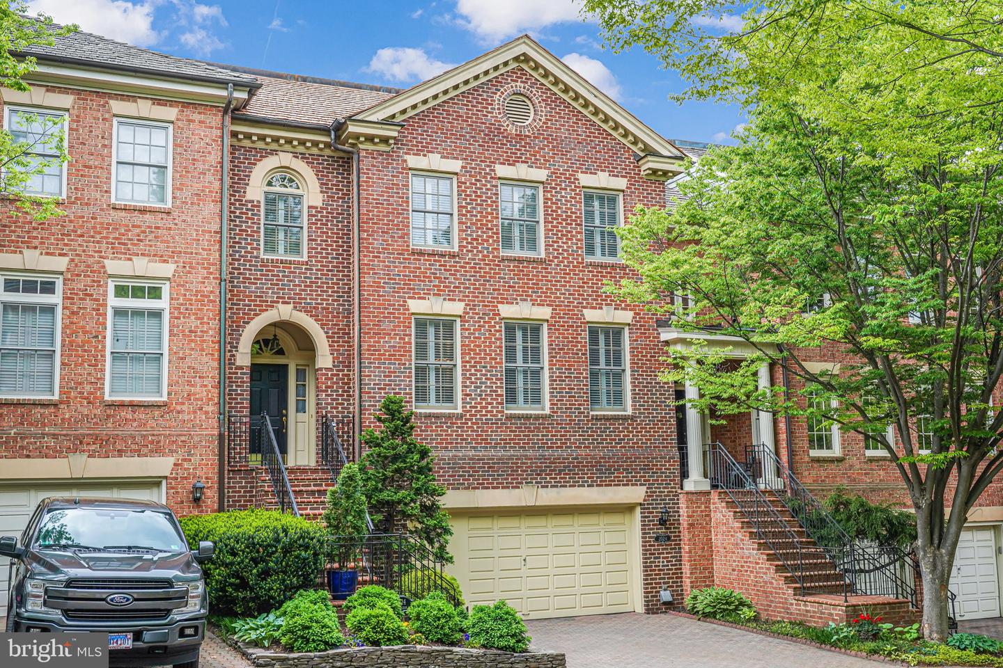 2024 MAYFAIR MCLEAN CT, FALLS CHURCH, Virginia 22043, 3 Bedrooms Bedrooms, ,2 BathroomsBathrooms,Residential,For sale,2024 MAYFAIR MCLEAN CT,VAFX2235844 MLS # VAFX2235844