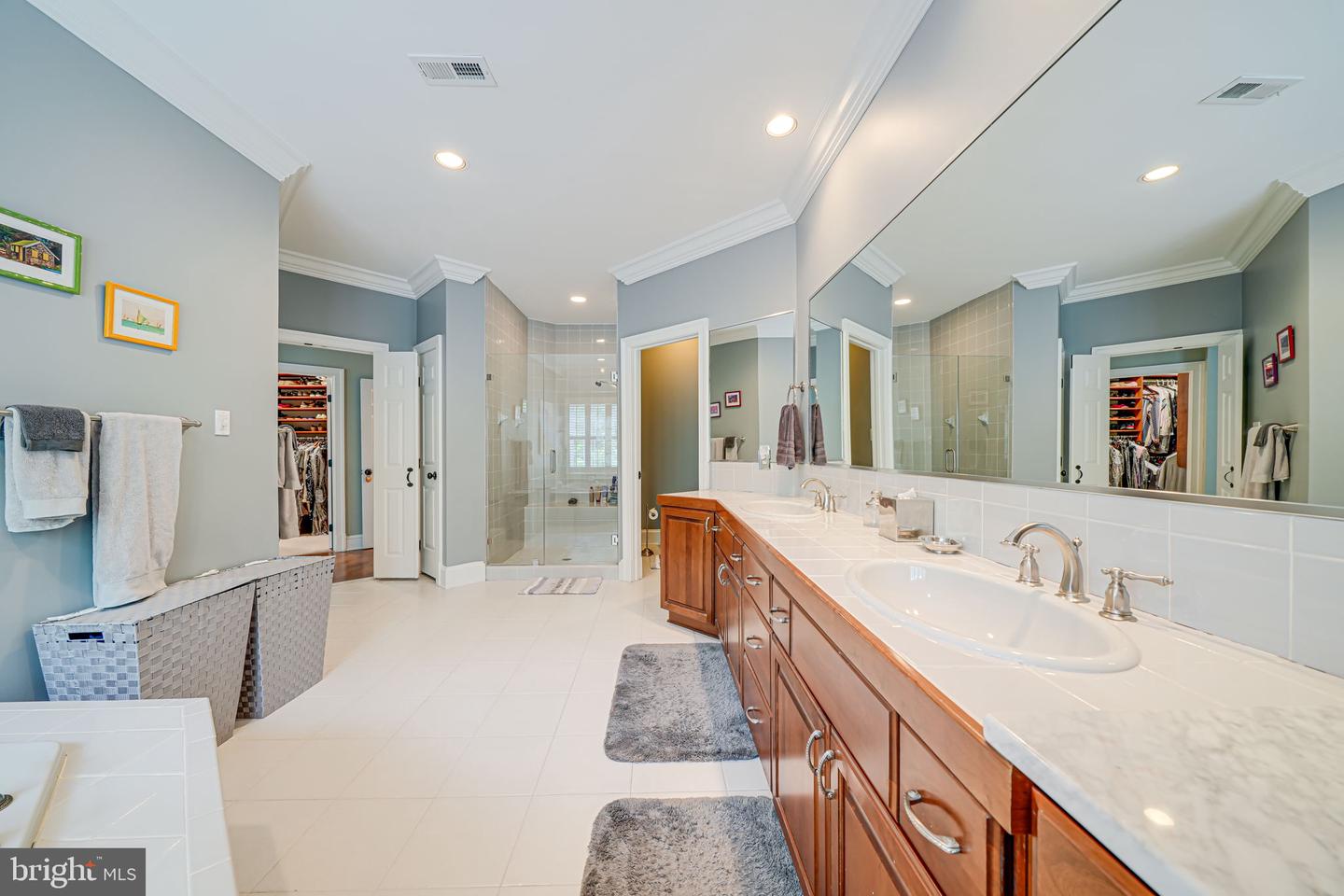 2024 MAYFAIR MCLEAN CT, FALLS CHURCH, Virginia 22043, 3 Bedrooms Bedrooms, ,2 BathroomsBathrooms,Residential,For sale,2024 MAYFAIR MCLEAN CT,VAFX2235844 MLS # VAFX2235844