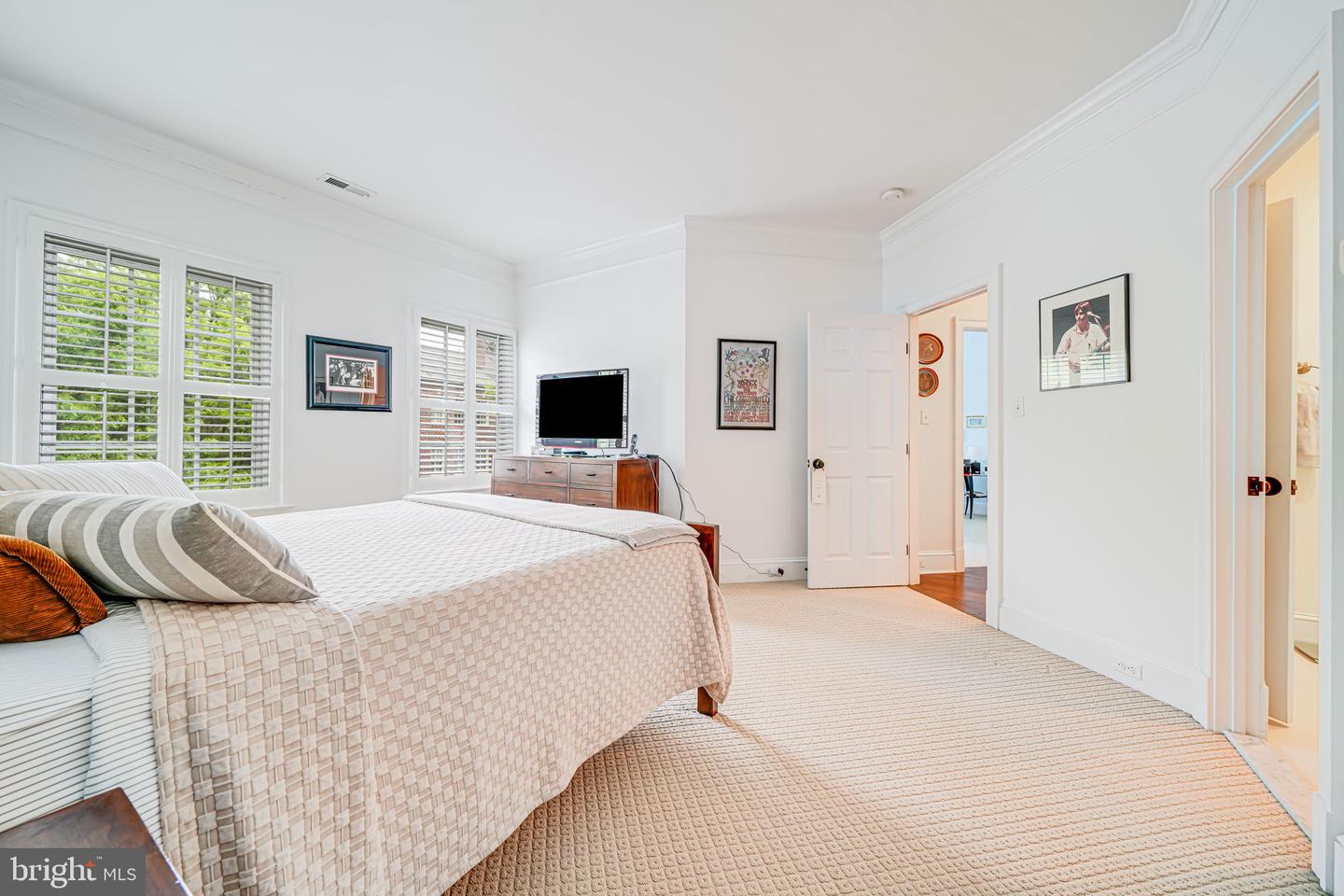 2024 MAYFAIR MCLEAN CT, FALLS CHURCH, Virginia 22043, 3 Bedrooms Bedrooms, ,2 BathroomsBathrooms,Residential,For sale,2024 MAYFAIR MCLEAN CT,VAFX2235844 MLS # VAFX2235844
