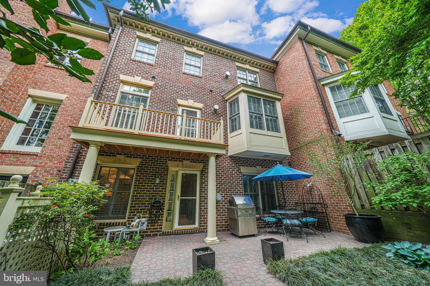 2024 MAYFAIR MCLEAN CT, FALLS CHURCH, Virginia 22043, 3 Bedrooms Bedrooms, ,2 BathroomsBathrooms,Residential,For sale,2024 MAYFAIR MCLEAN CT,VAFX2235844 MLS # VAFX2235844