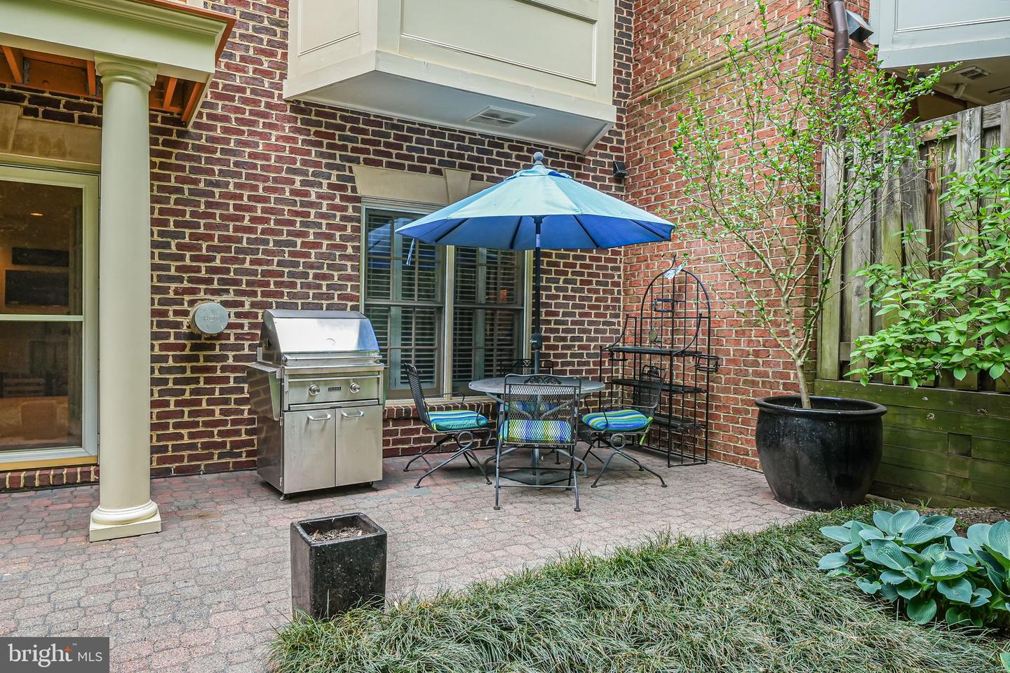2024 MAYFAIR MCLEAN CT, FALLS CHURCH, Virginia 22043, 3 Bedrooms Bedrooms, ,2 BathroomsBathrooms,Residential,For sale,2024 MAYFAIR MCLEAN CT,VAFX2235844 MLS # VAFX2235844