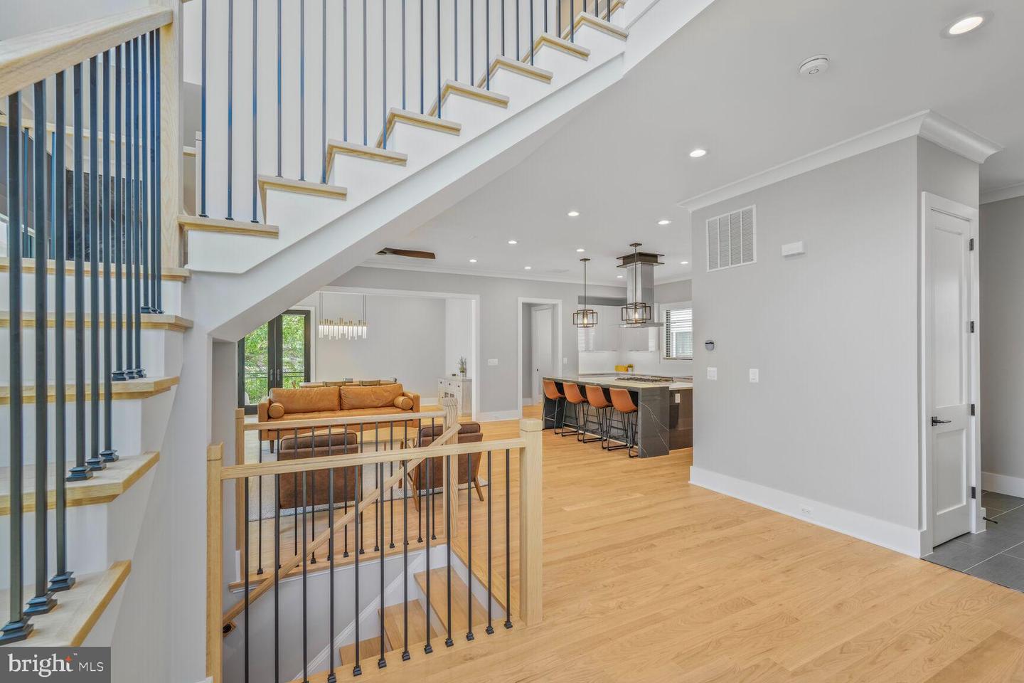 2600 3RD ST N, ARLINGTON, Virginia 22201, 6 Bedrooms Bedrooms, ,6 BathroomsBathrooms,Residential,For sale,2600 3RD ST N,VAAR2056382 MLS # VAAR2056382