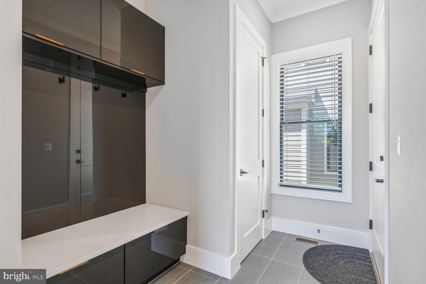 2600 3RD ST N, ARLINGTON, Virginia 22201, 6 Bedrooms Bedrooms, ,6 BathroomsBathrooms,Residential,For sale,2600 3RD ST N,VAAR2056382 MLS # VAAR2056382