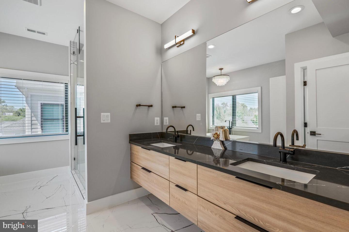 2600 3RD ST N, ARLINGTON, Virginia 22201, 6 Bedrooms Bedrooms, ,6 BathroomsBathrooms,Residential,For sale,2600 3RD ST N,VAAR2056382 MLS # VAAR2056382