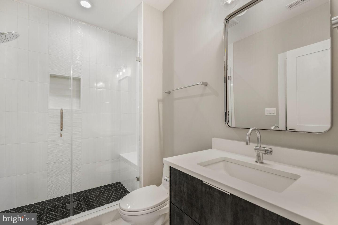 2600 3RD ST N, ARLINGTON, Virginia 22201, 6 Bedrooms Bedrooms, ,6 BathroomsBathrooms,Residential,For sale,2600 3RD ST N,VAAR2056382 MLS # VAAR2056382
