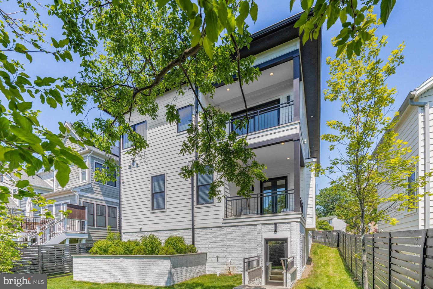 2600 3RD ST N, ARLINGTON, Virginia 22201, 6 Bedrooms Bedrooms, ,6 BathroomsBathrooms,Residential,For sale,2600 3RD ST N,VAAR2056382 MLS # VAAR2056382