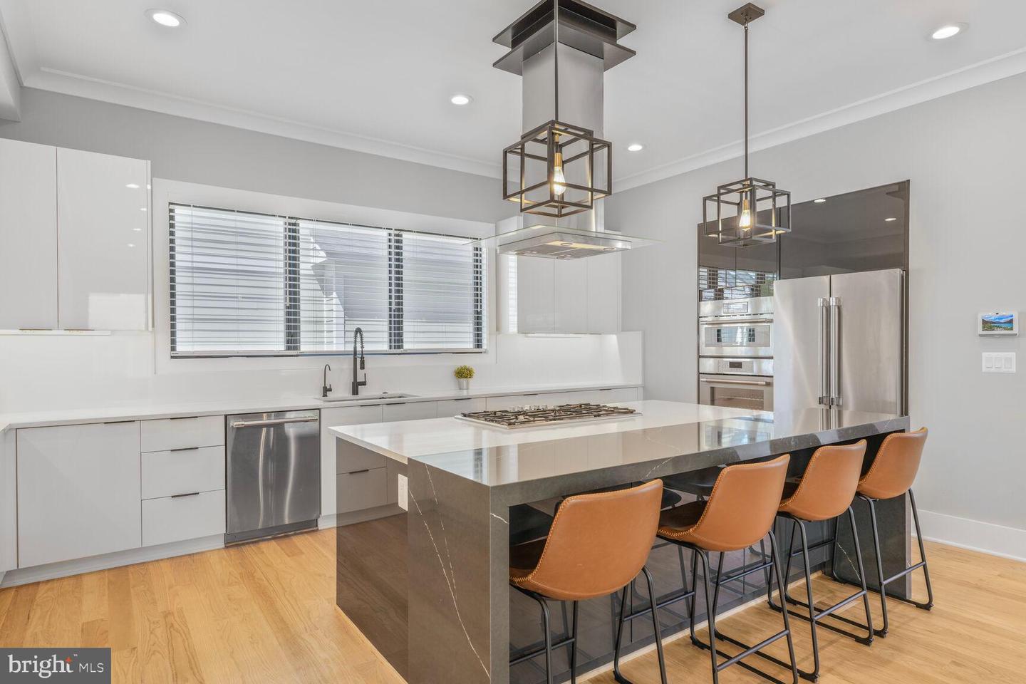 2600 3RD ST N, ARLINGTON, Virginia 22201, 6 Bedrooms Bedrooms, ,6 BathroomsBathrooms,Residential,For sale,2600 3RD ST N,VAAR2056382 MLS # VAAR2056382